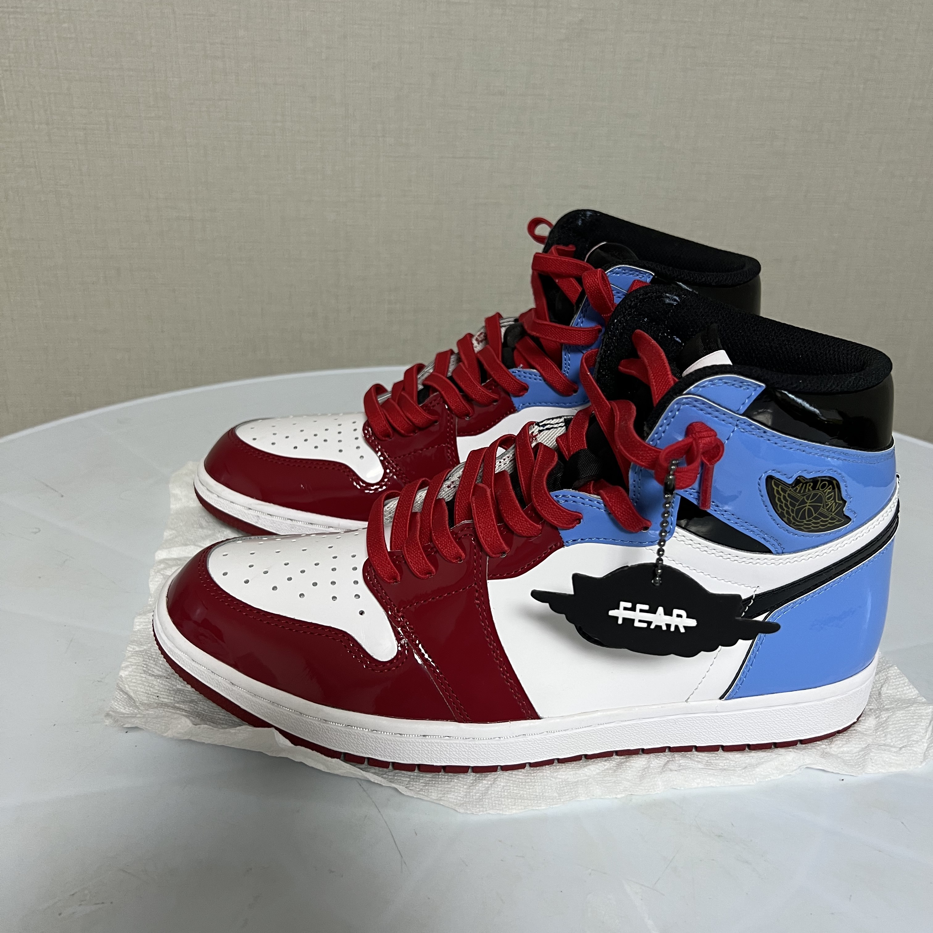 Jordan 1 Retro High Fearless UNC Chicago 착용 스타일 - 2