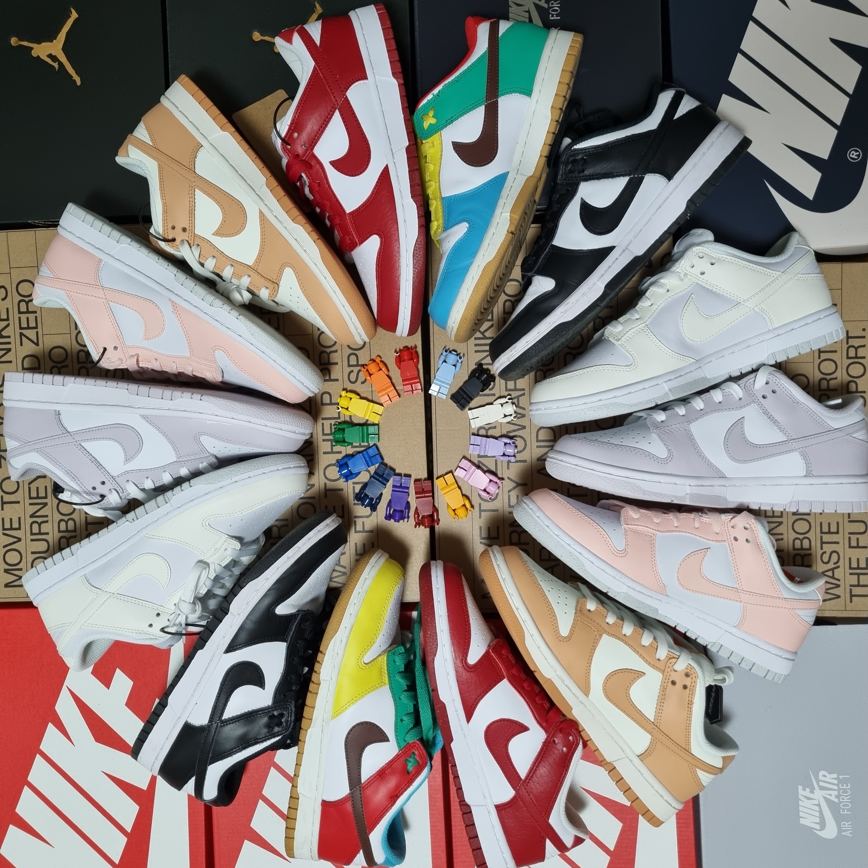 (W) Nike Dunk Low Black, (W) Nike Dunk Low Next Nature Gym Red 착용 스타일 - 1