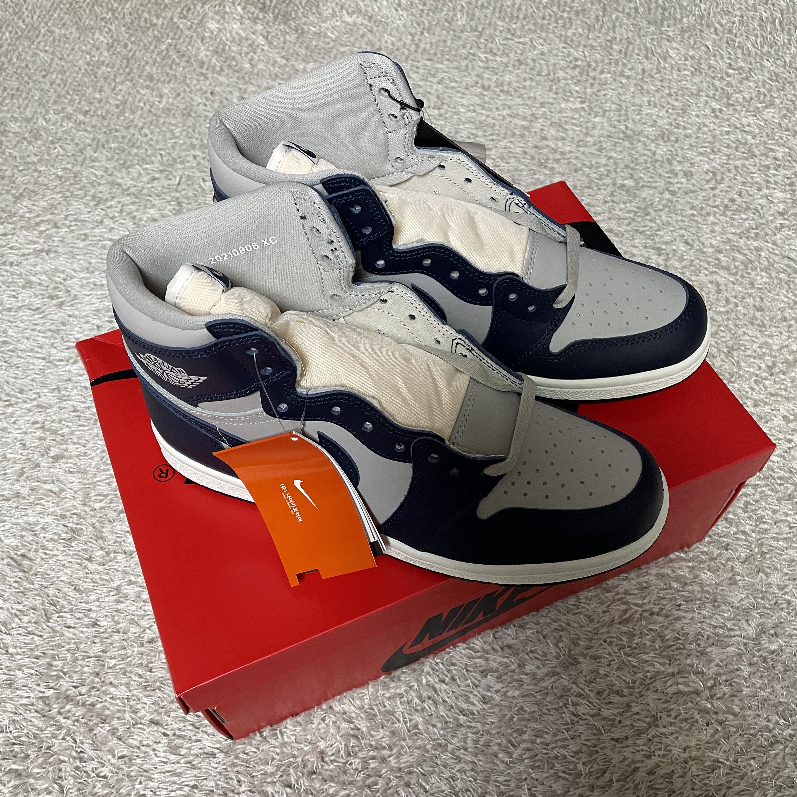 Jordan 1 High 85 College Navy 착용 스타일 - 1