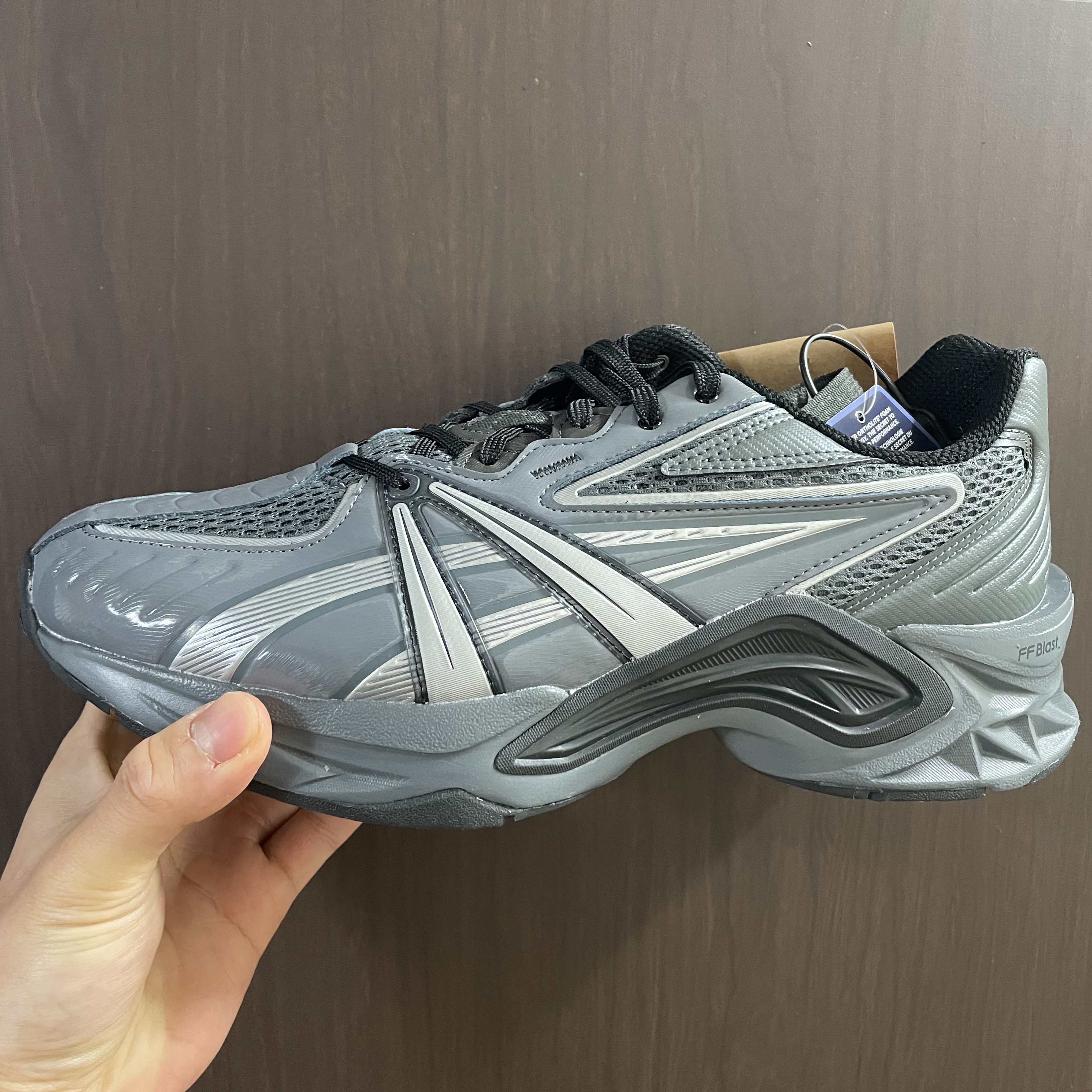 Asics HN2-S Protoblast Steel Grey 착용 스타일 - 1