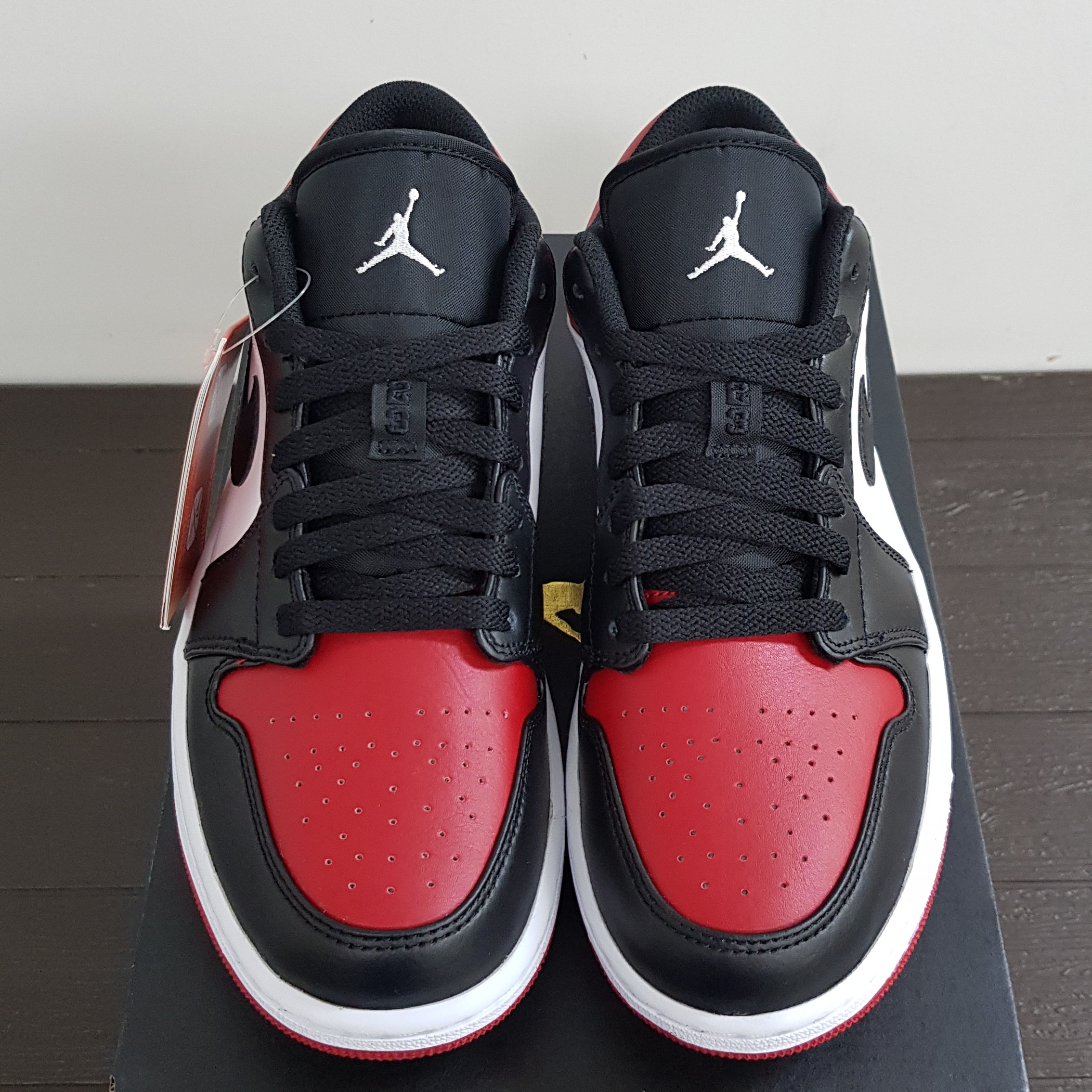 Jordan 1 Low Bred Toe 착용 스타일 - 1