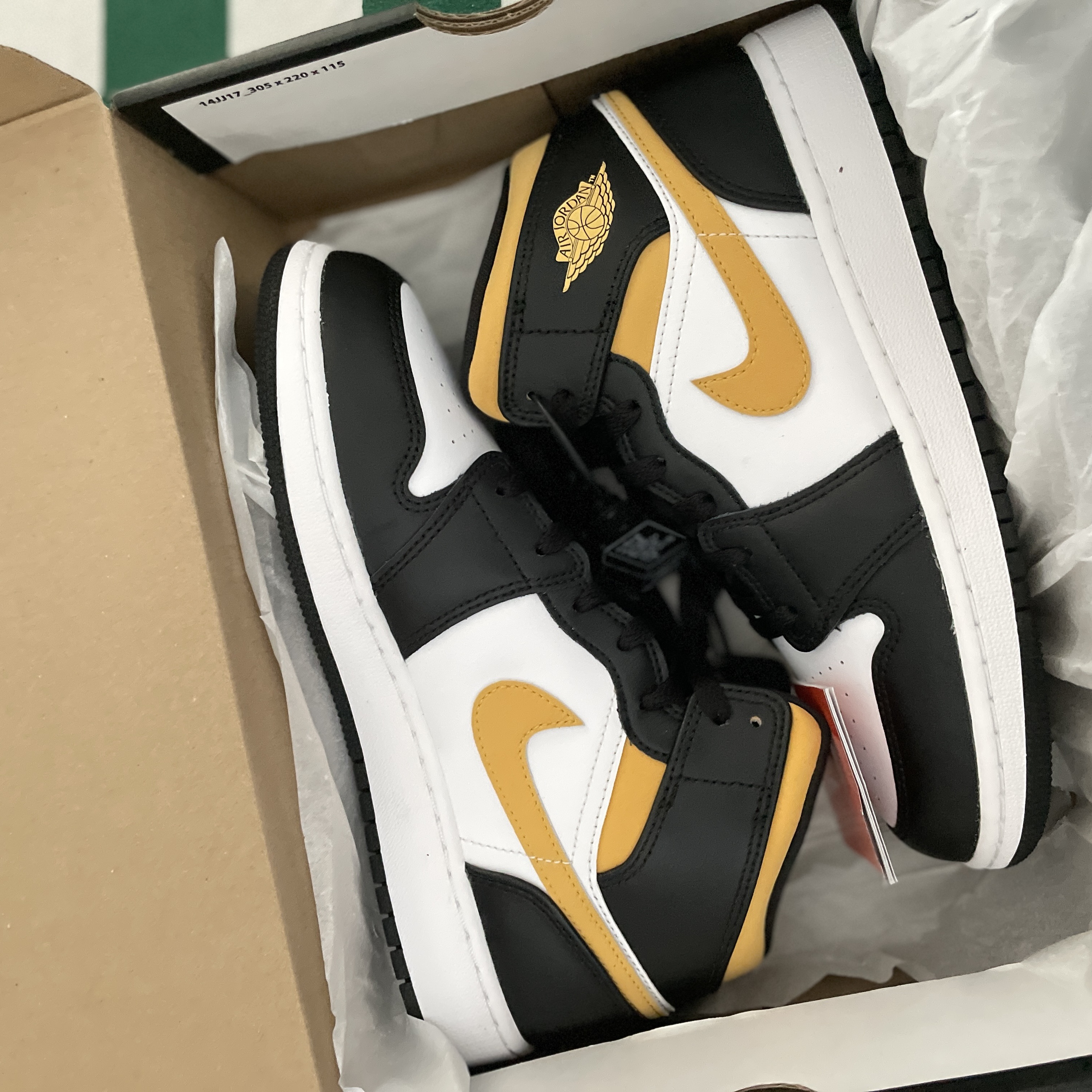 (GS) Jordan 1 Mid Pollen 착용 스타일 - 2
