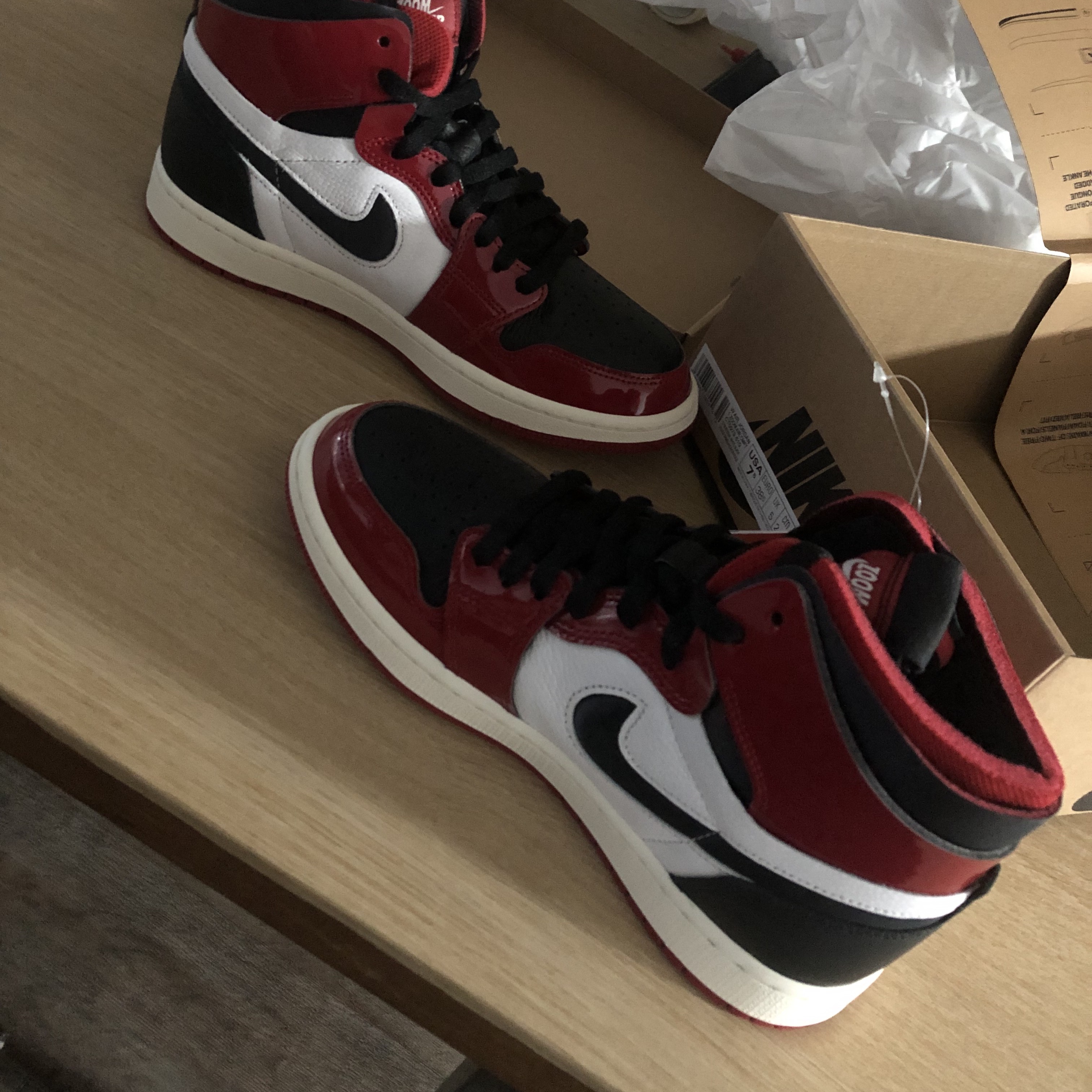 (W) Jordan 1 Zoom Air CMFT Gym Red Black 착용 스타일