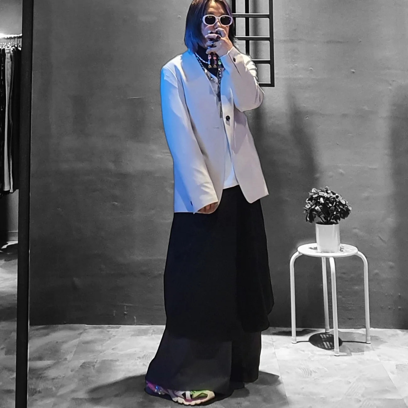 Balenciaga Track.2 Sneakers White Green Pink 착용 스타일 - 4