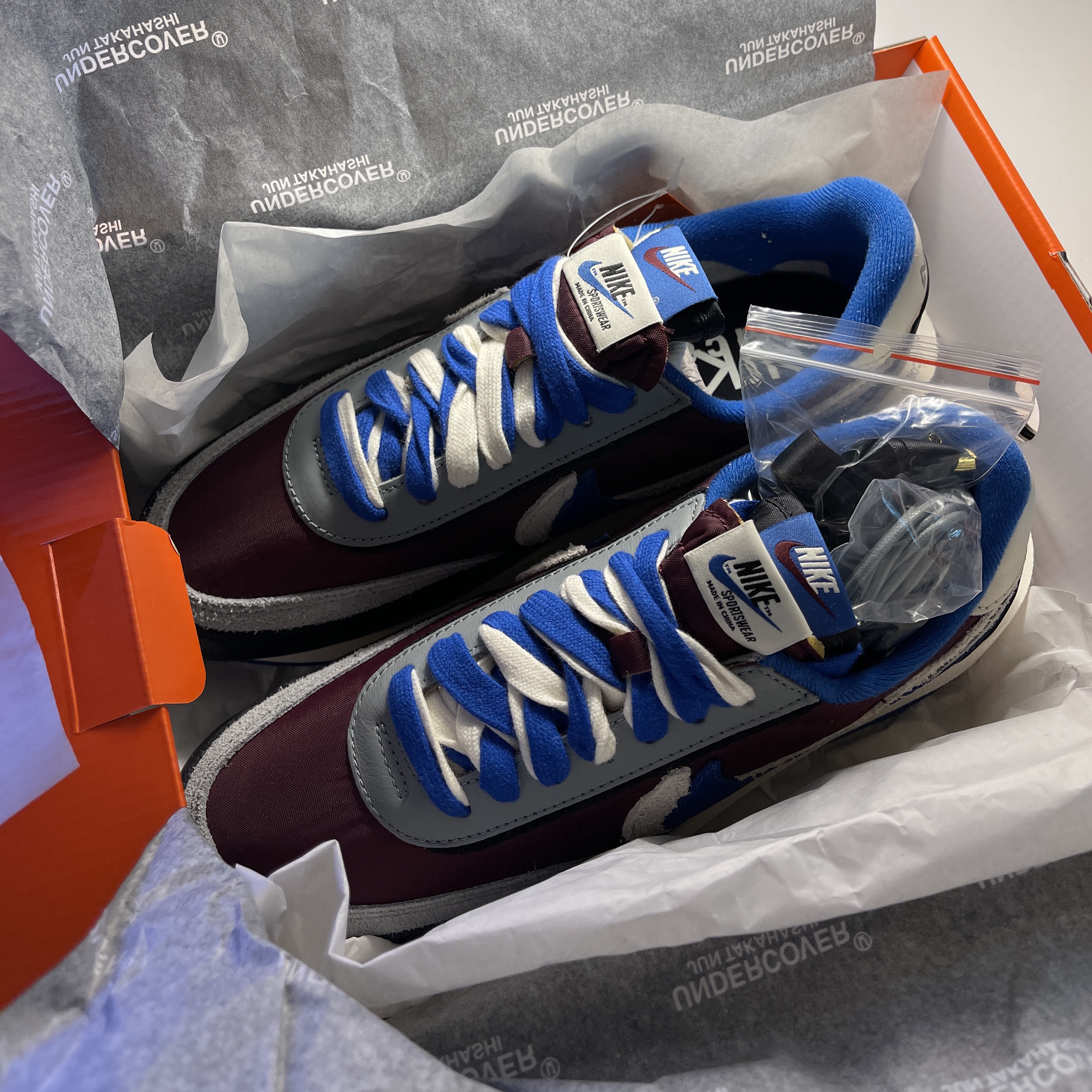 Nike x Sacai x Undercover LDWaffle Night Maroon Team Royal 착용 스타일 - 1