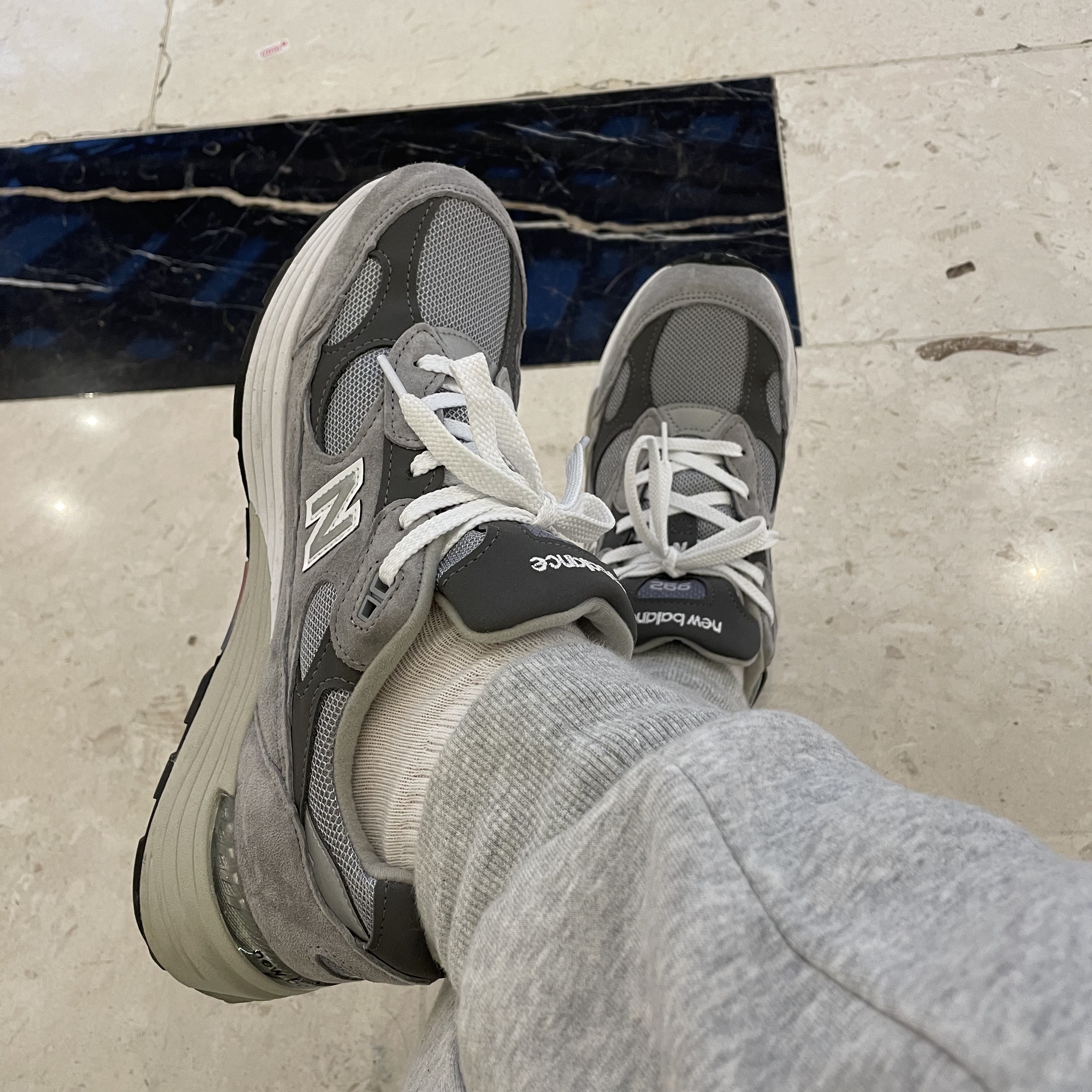 New Balance 992 Made in USA Grey - D Standard 착용 스타일 - 2