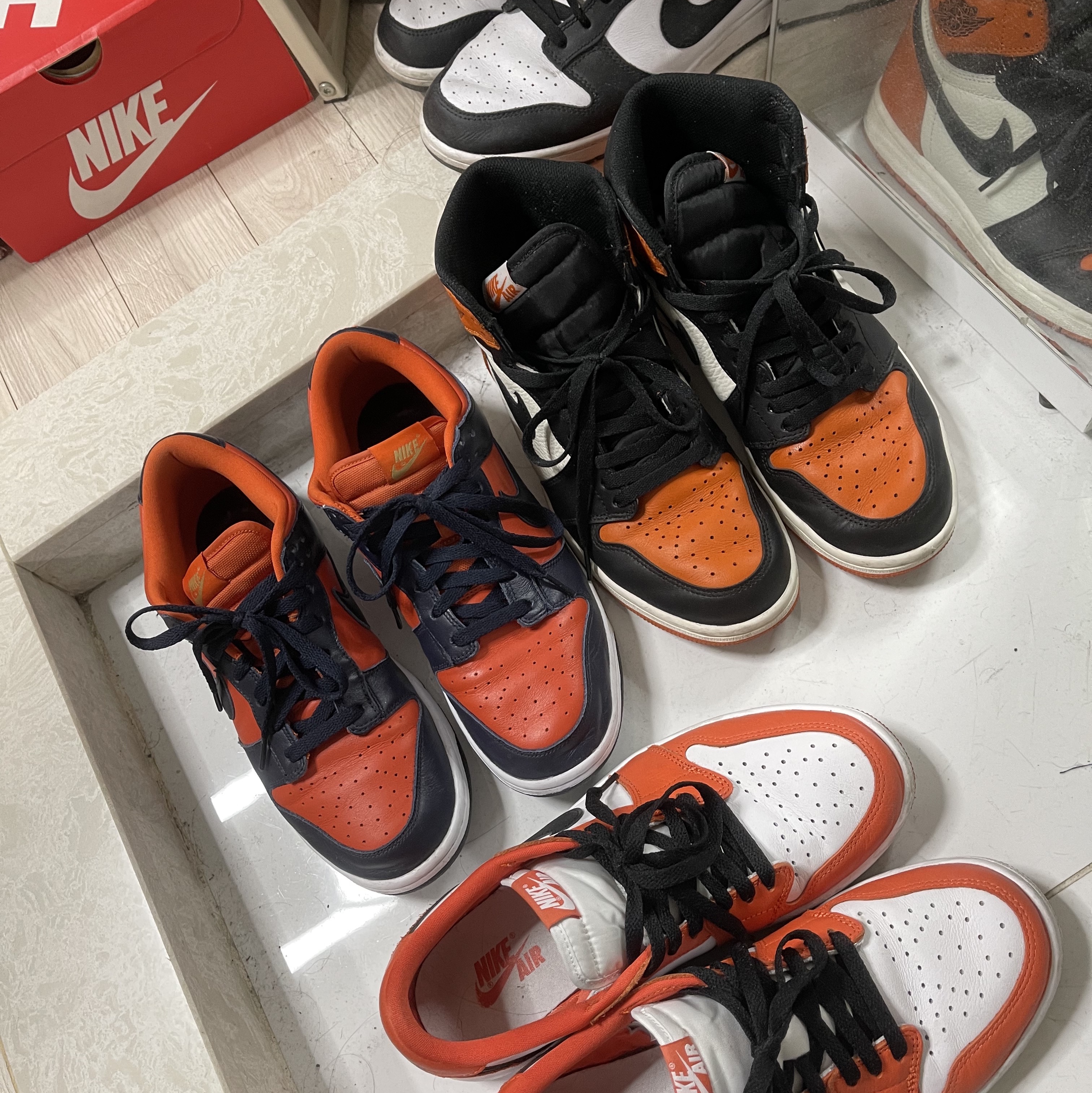 Jordan 1 Low OG Starfish, Nike Dunk Low SP Champ Colors 착용 스타일