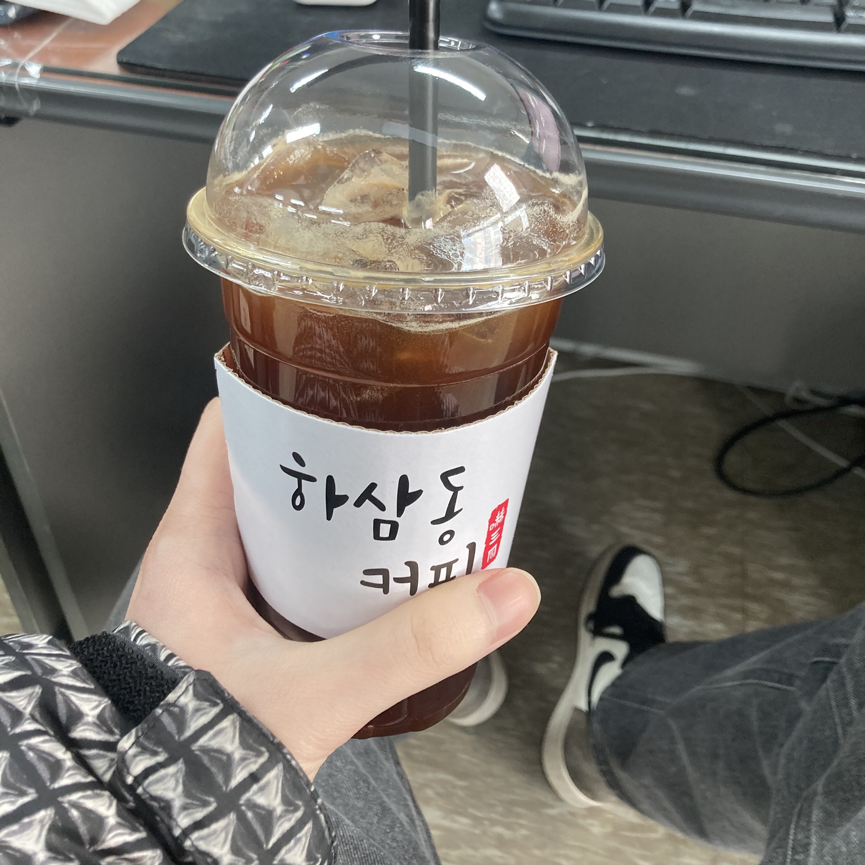 Jordan 1 Retro High OG Black Mocha, Supreme x The North Face Studded Nuptse Jacket Black - 21SS 착용 스타일