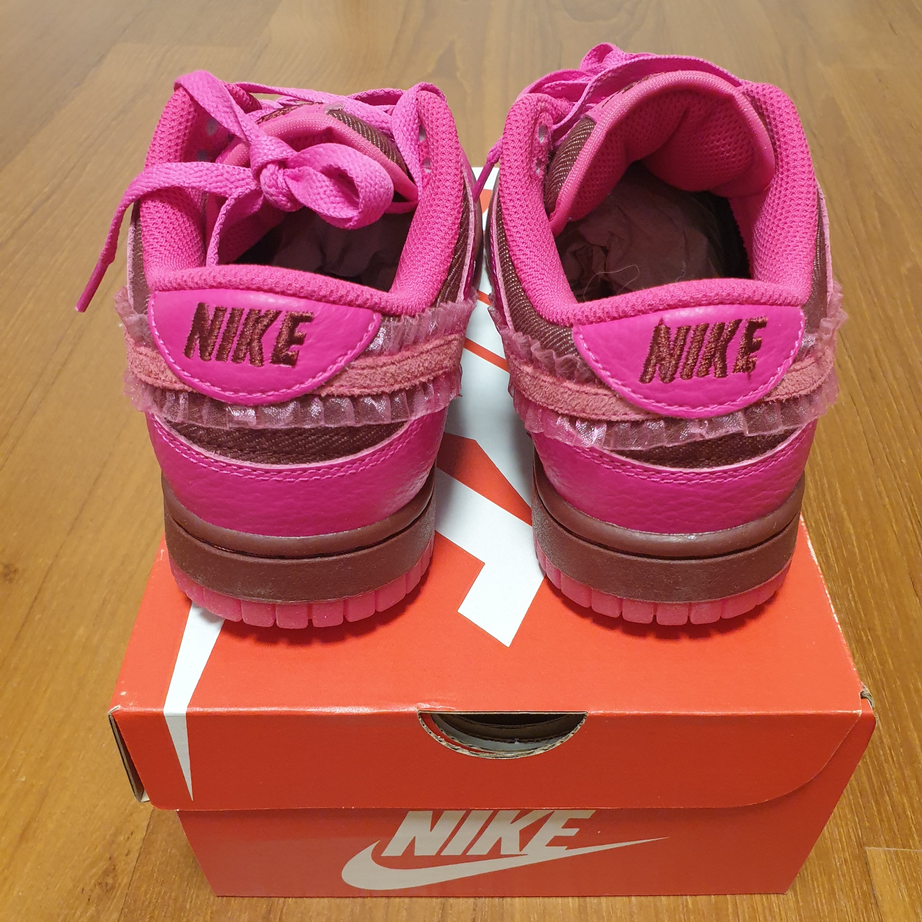 (W) Nike Dunk Low Prime Pink 착용 스타일 - 5