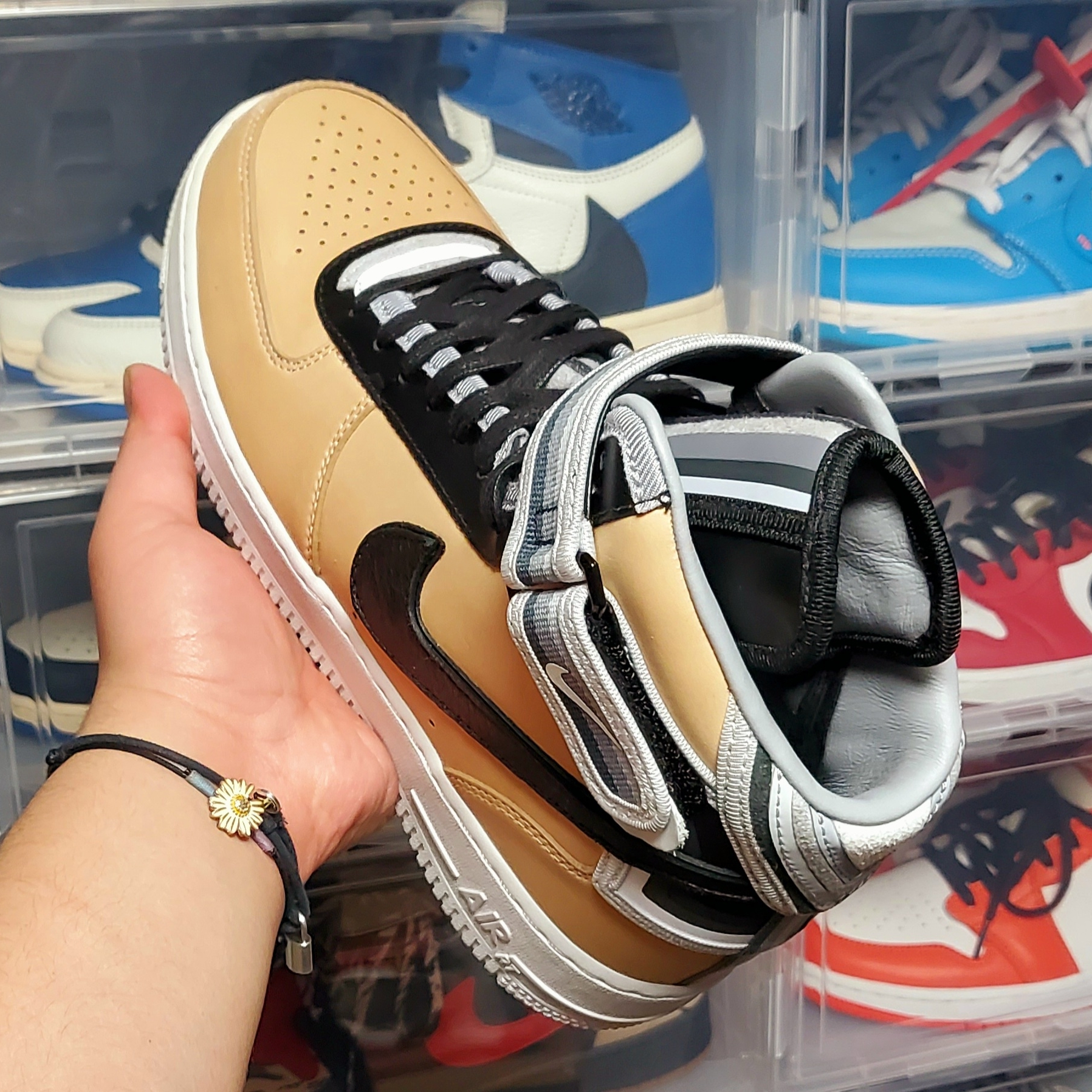 Nike x Riccardo Tisci Air Force 1 Mid Tan 착용 스타일 - 1