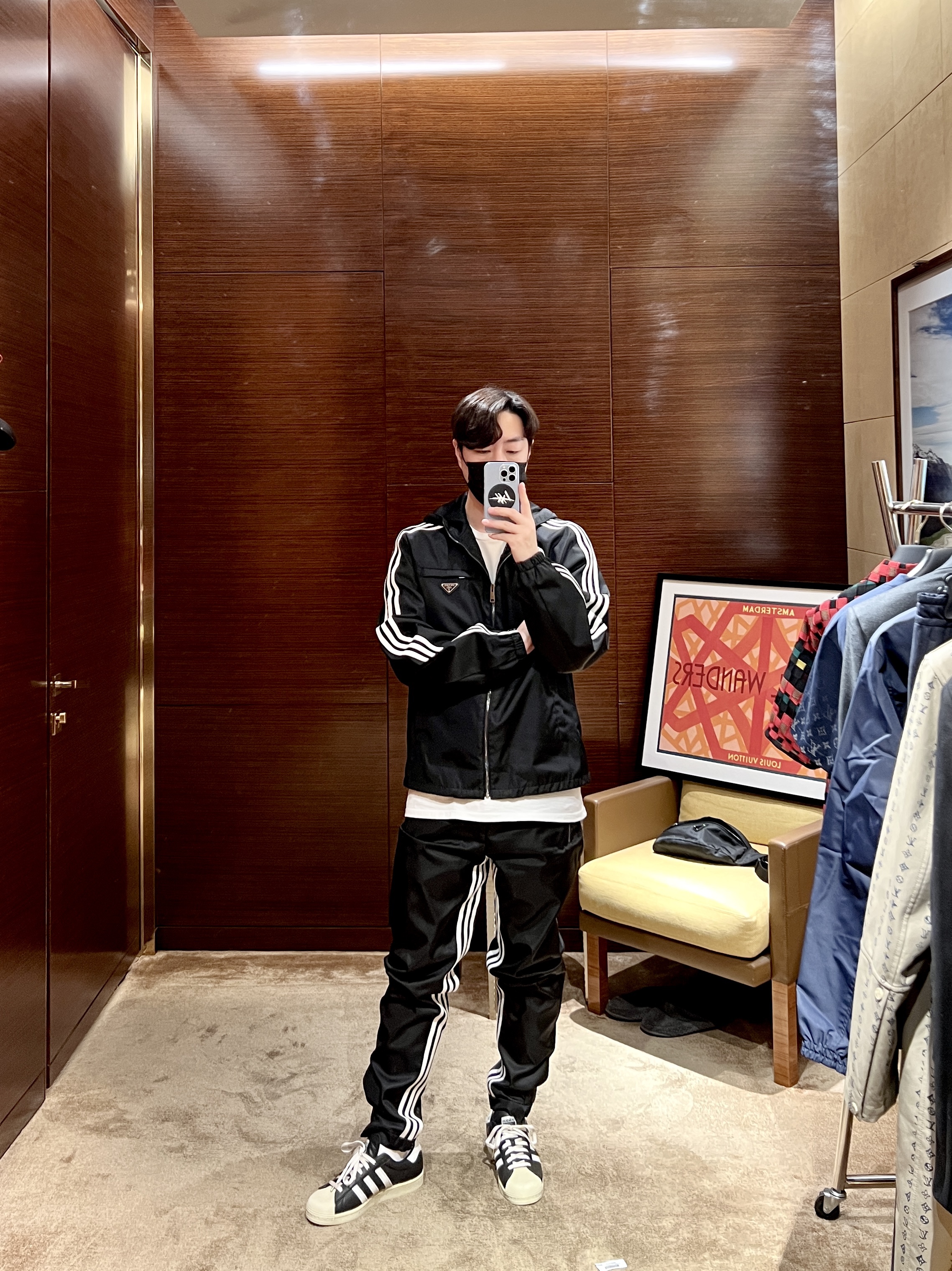 Adidas Superstar Premium Black White 착용 스타일 - 1