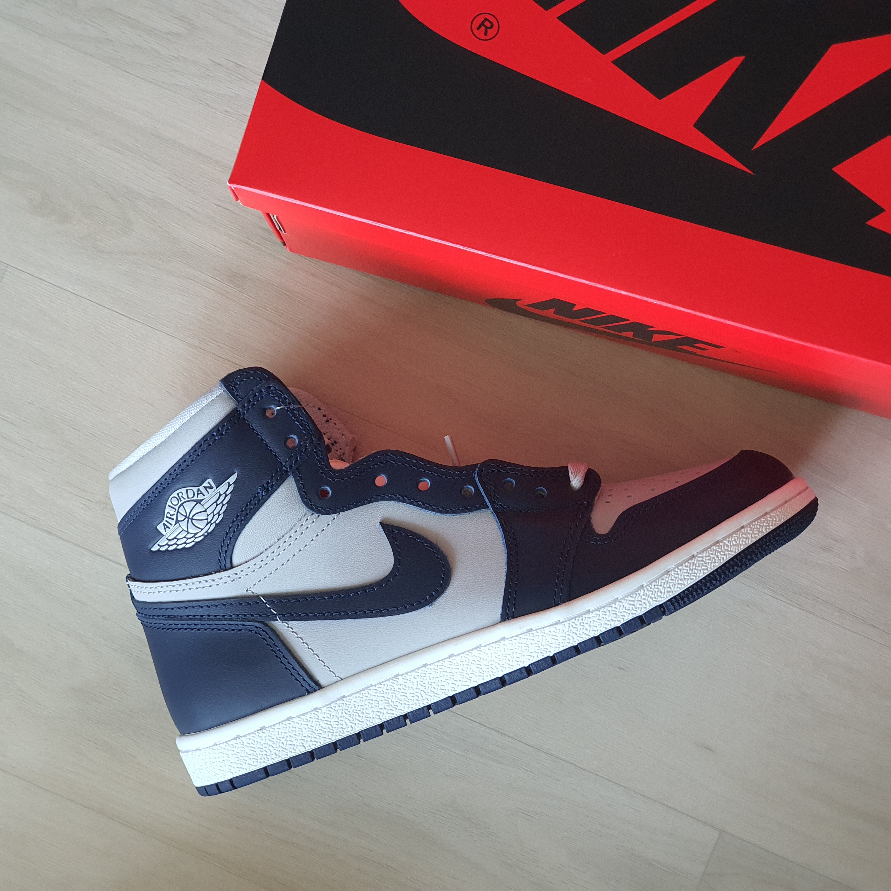 Jordan 1 High 85 College Navy 착용 스타일 - 1
