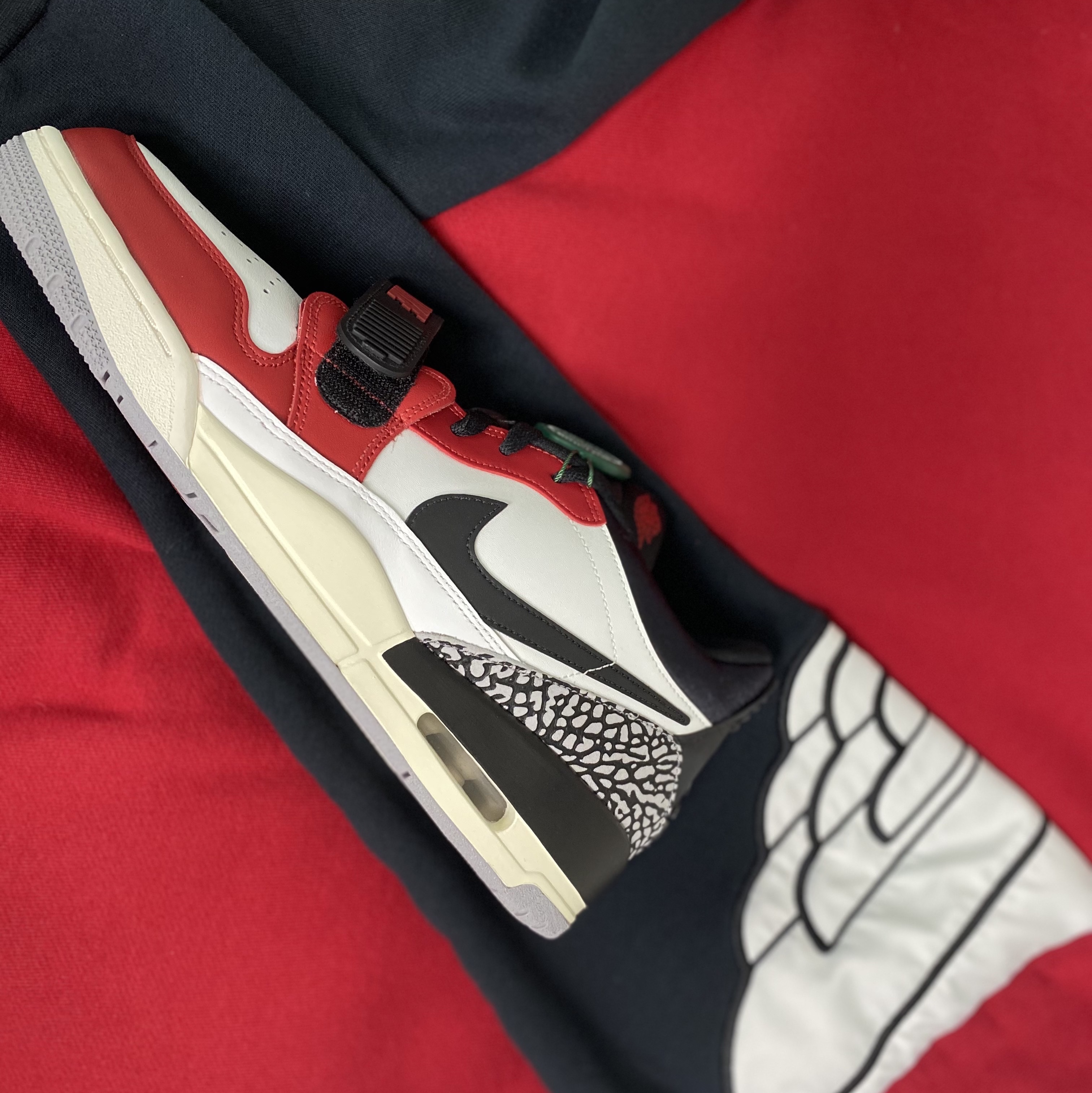 Jordan Legacy 312 Low Chicago 2019 착용 스타일 - 2