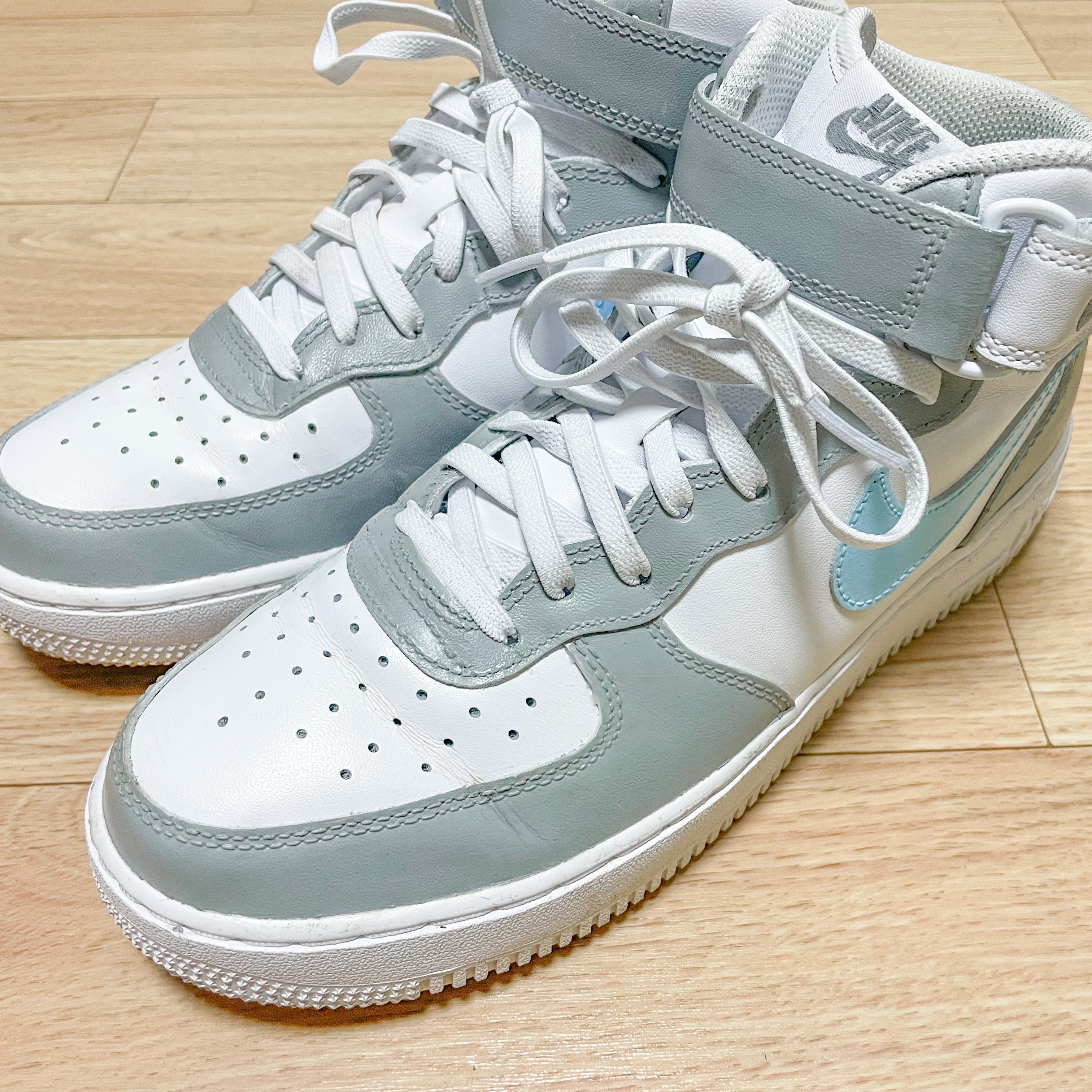 Nike Air Force 1 High '07 Triple White 착용 스타일