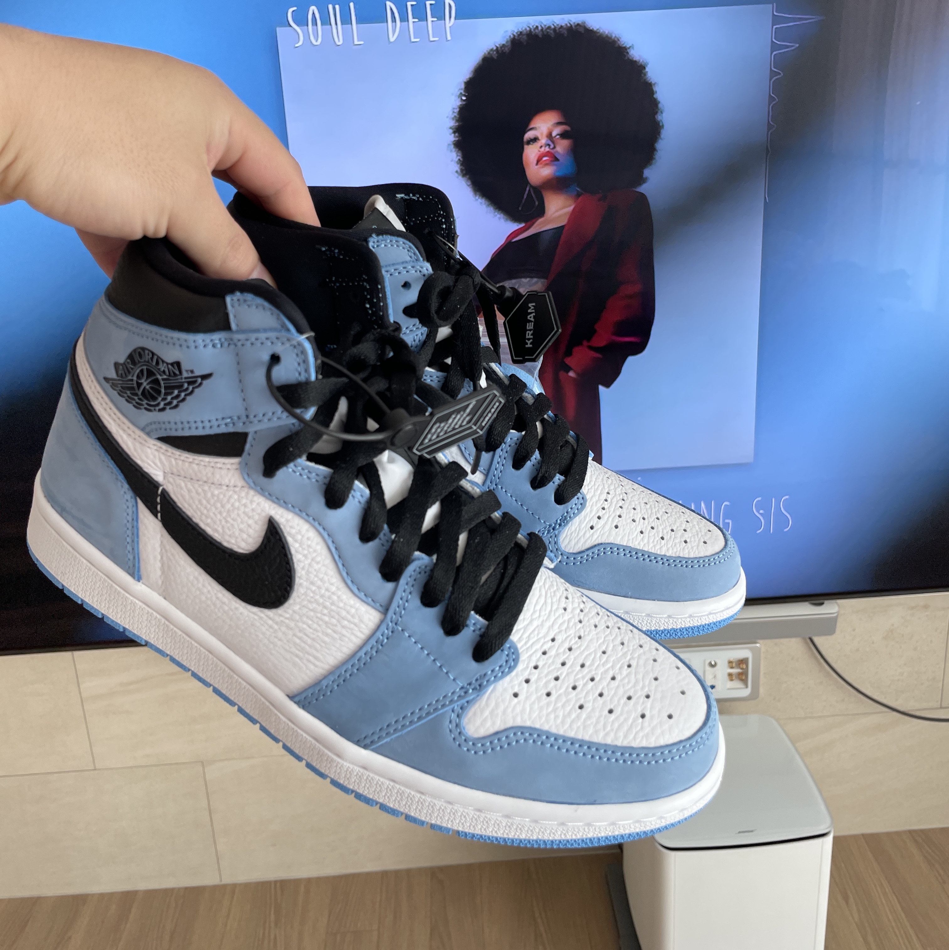 Jordan 1 Retro High OG University Blue 착용 스타일