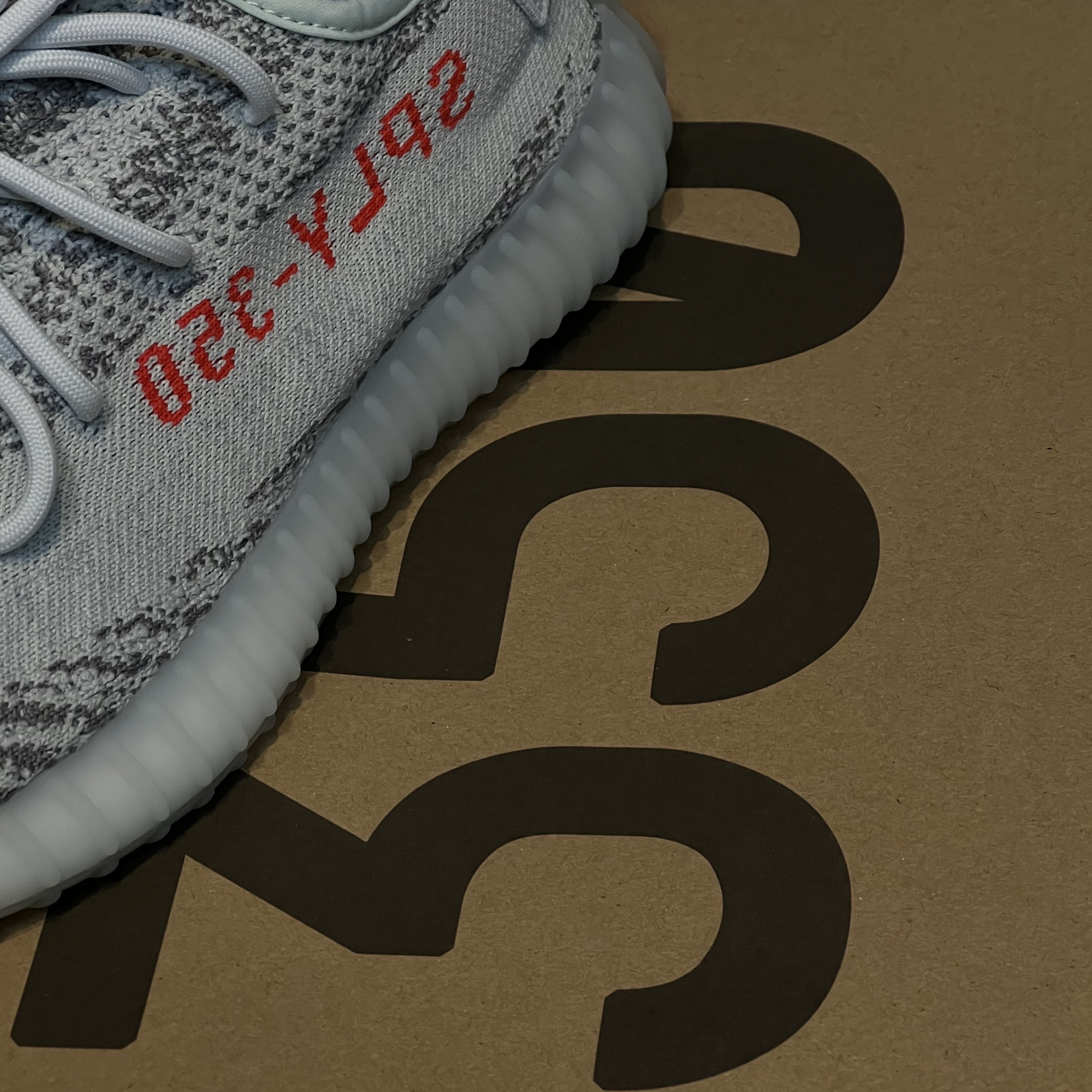 Adidas Yeezy Boost 350 V2 Blue Tint 2017 착용 스타일