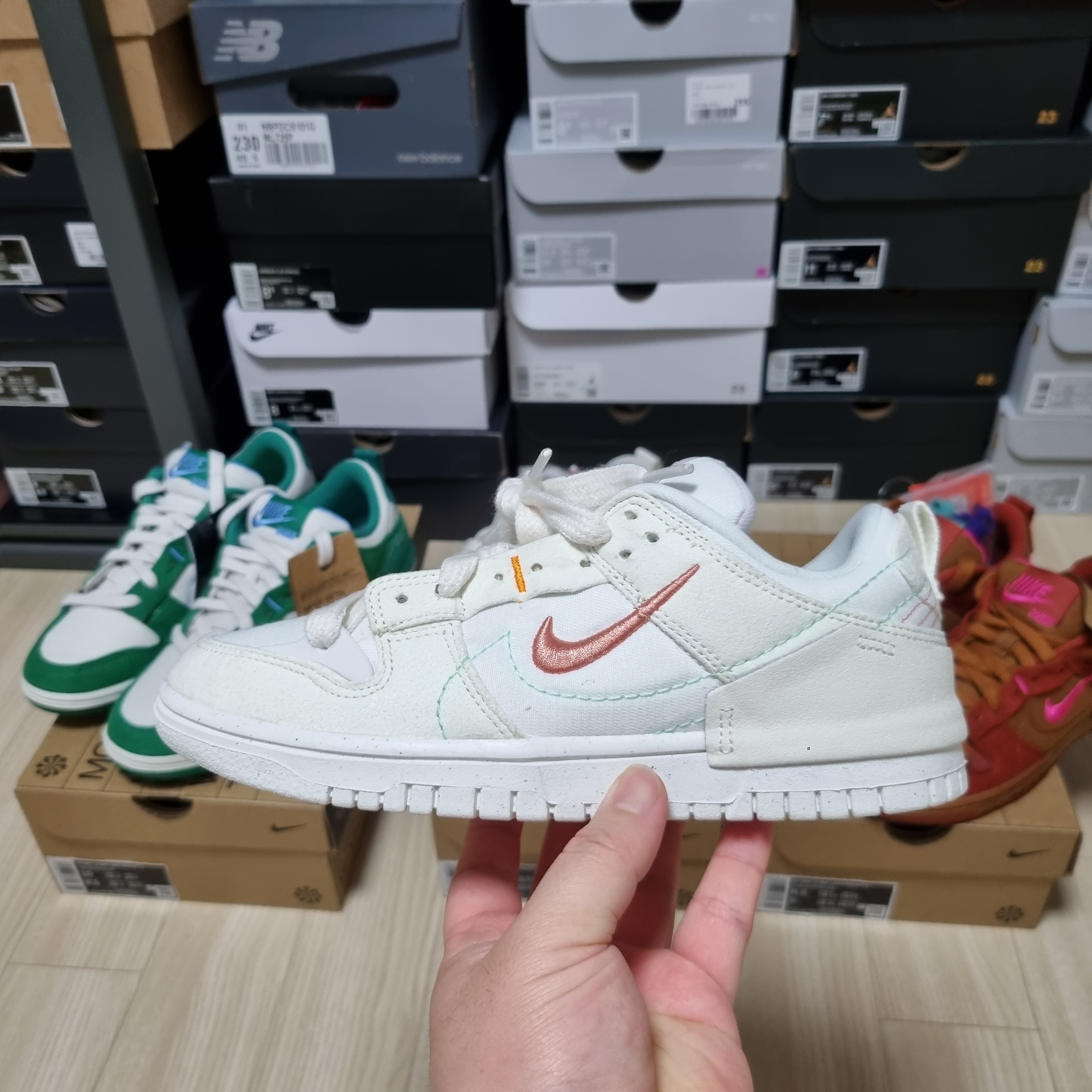 (W) Nike Dunk Low Disrupt 2 Phantom University Blue, (W) Nike Dunk Low Disrupt 2 Pale Ivory Sail 착용 스타일 - 4