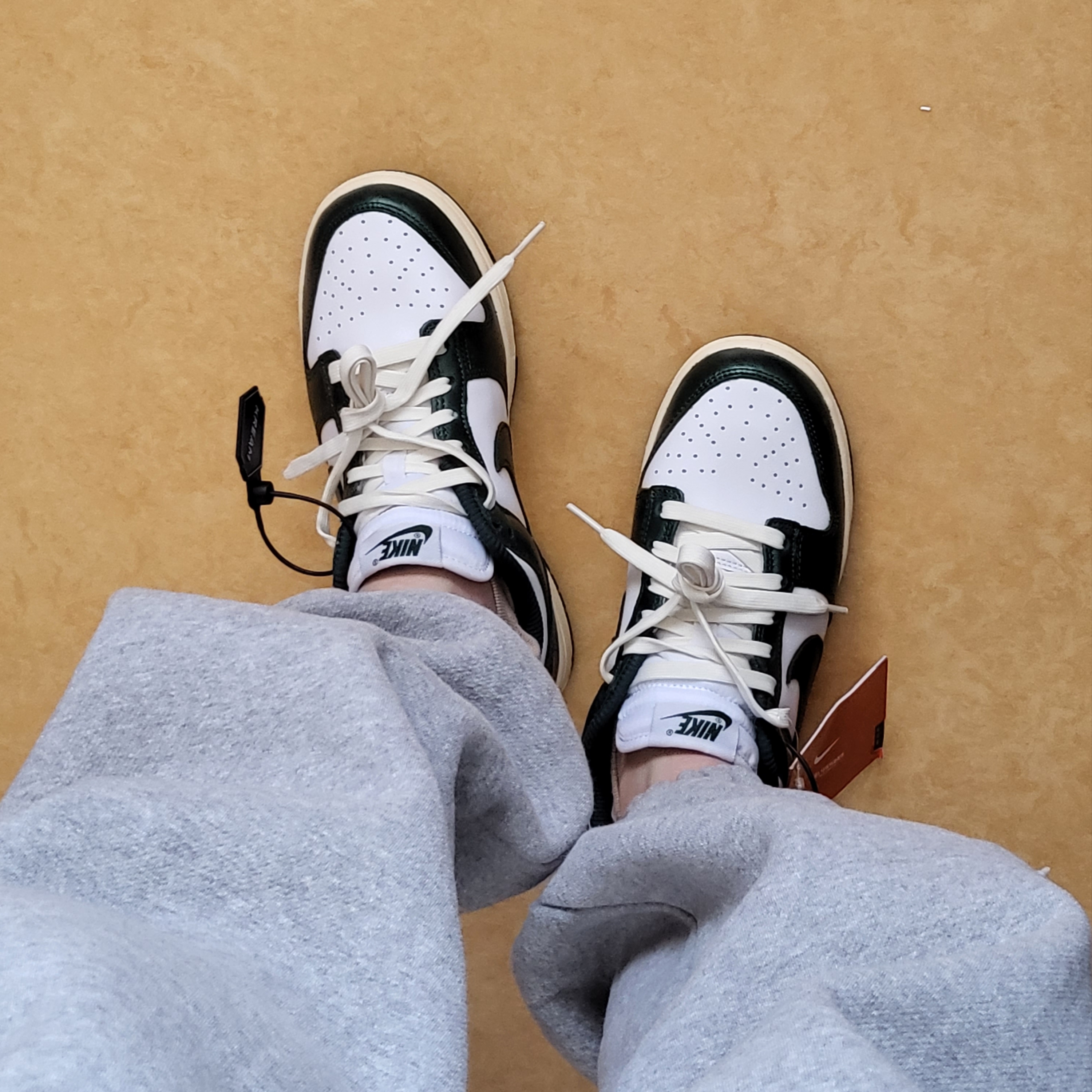 (W) Nike Dunk Low Vintage Green 착용 스타일