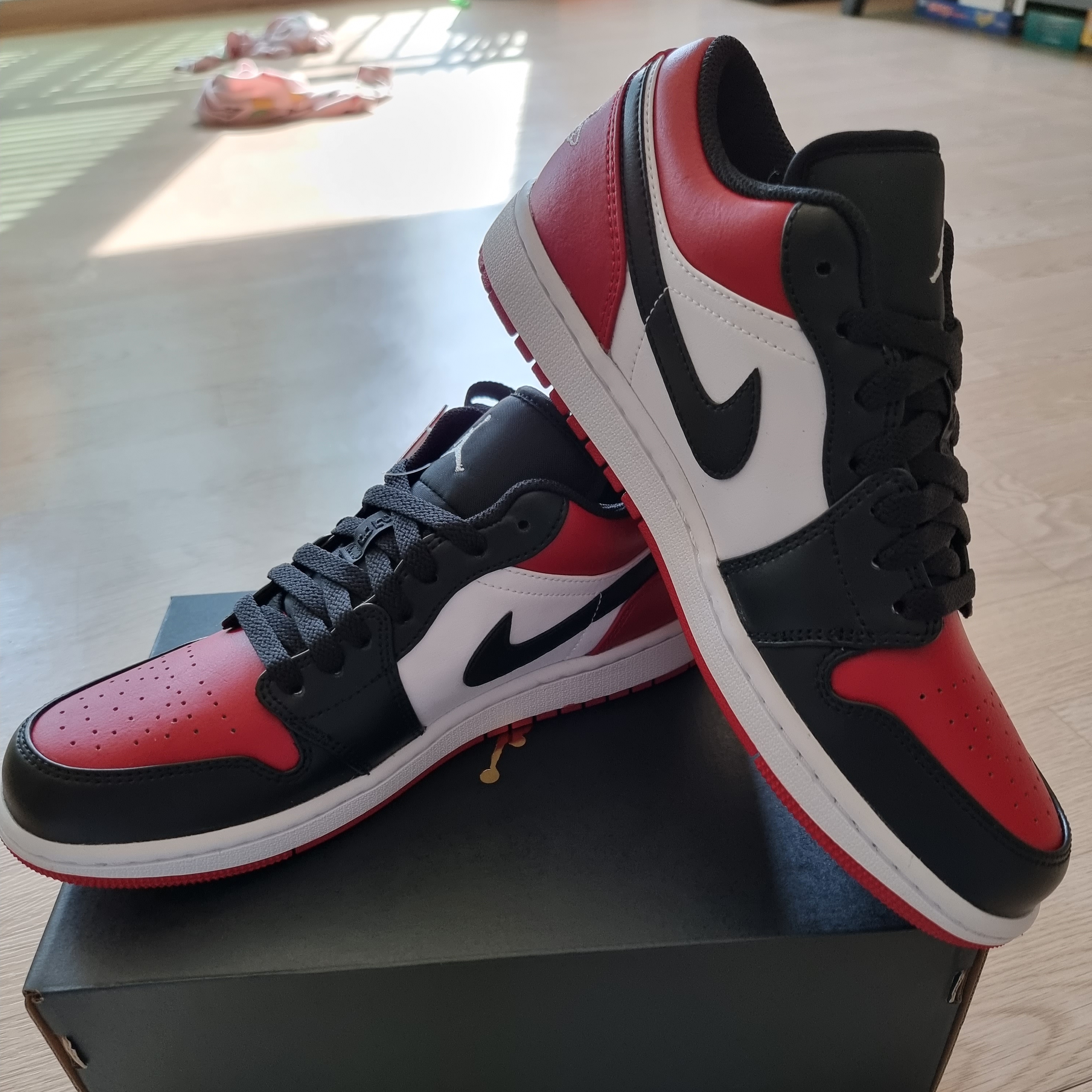 Jordan 1 Low Bred Toe 착용 스타일 - 1