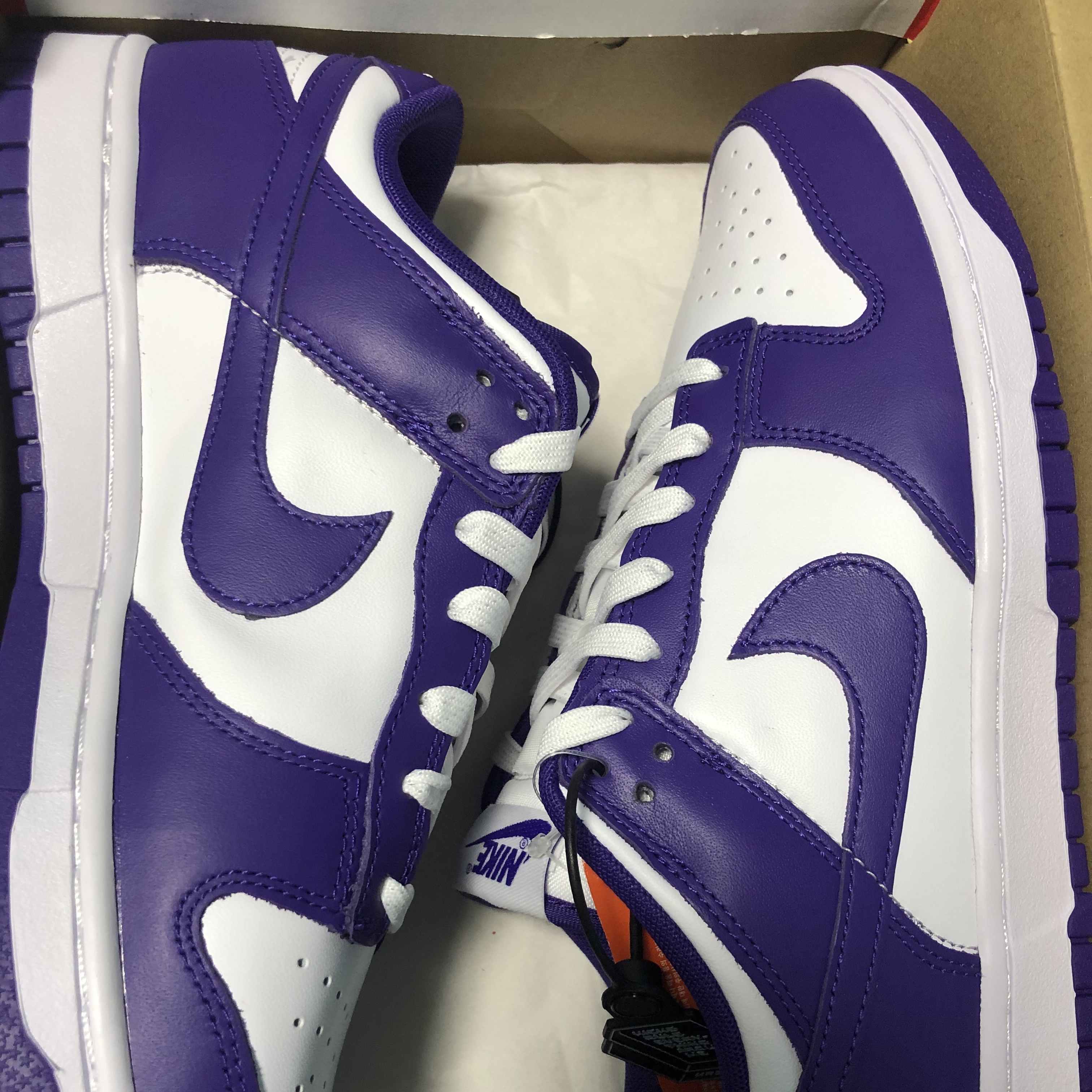 Nike Dunk Low Retro Championship Court Purple 착용 스타일