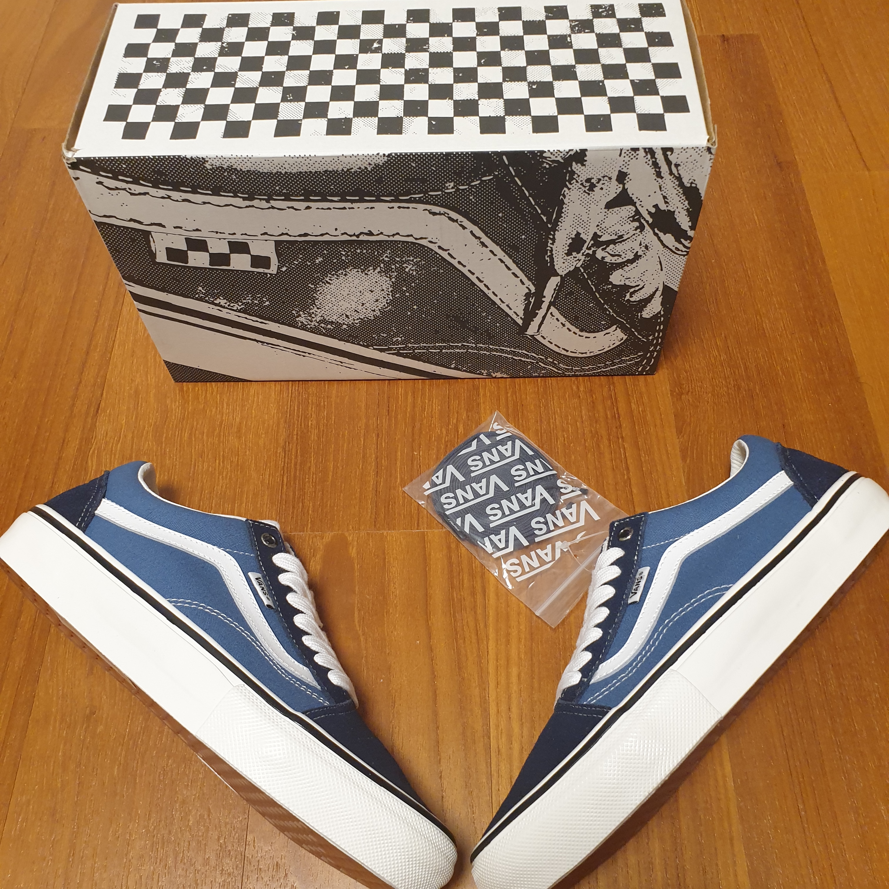 Vans x Palace Skate Old Skool Navy White 착용 스타일 - 2