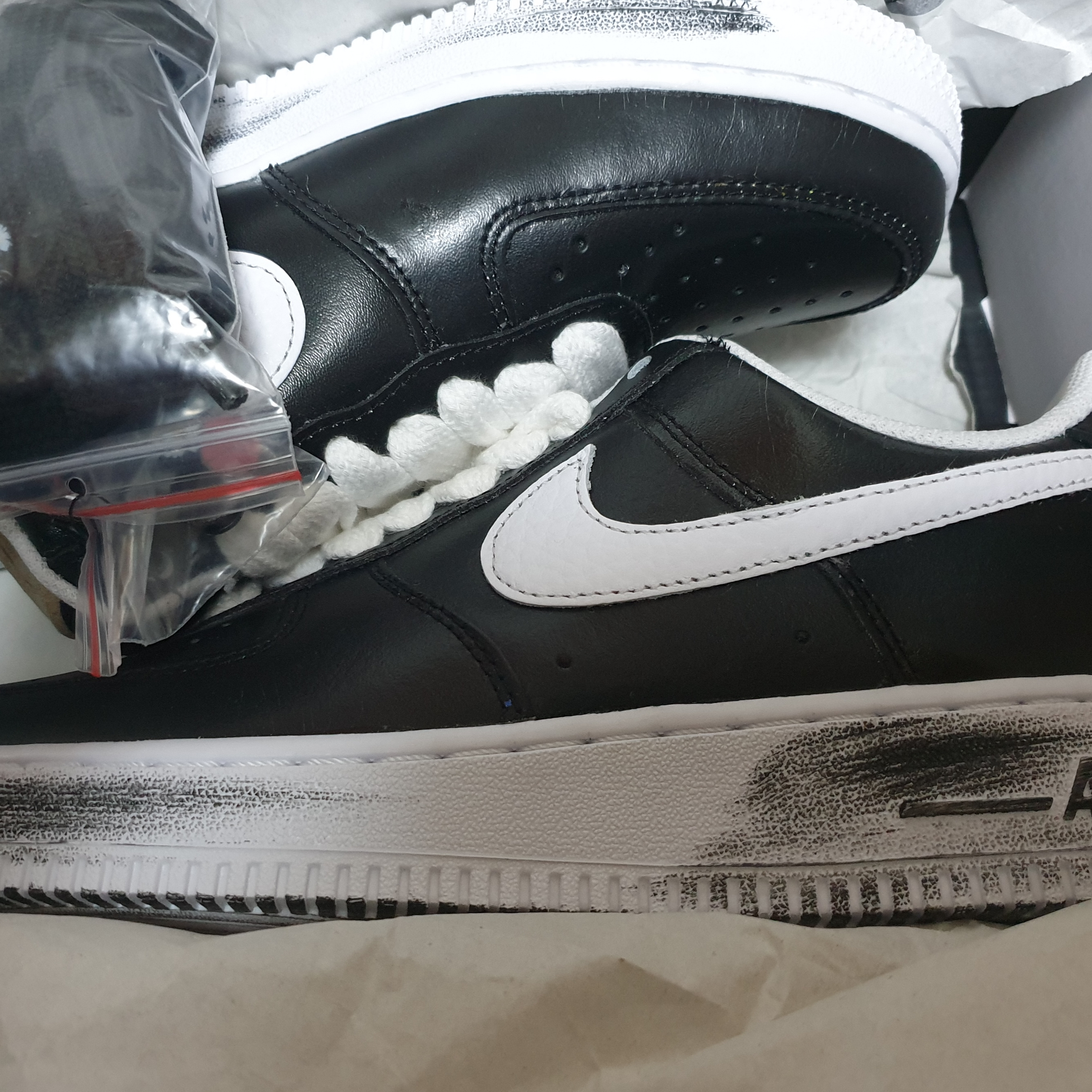 Nike x Peaceminusone Air Force 1 Low Para-Noise 착용 스타일