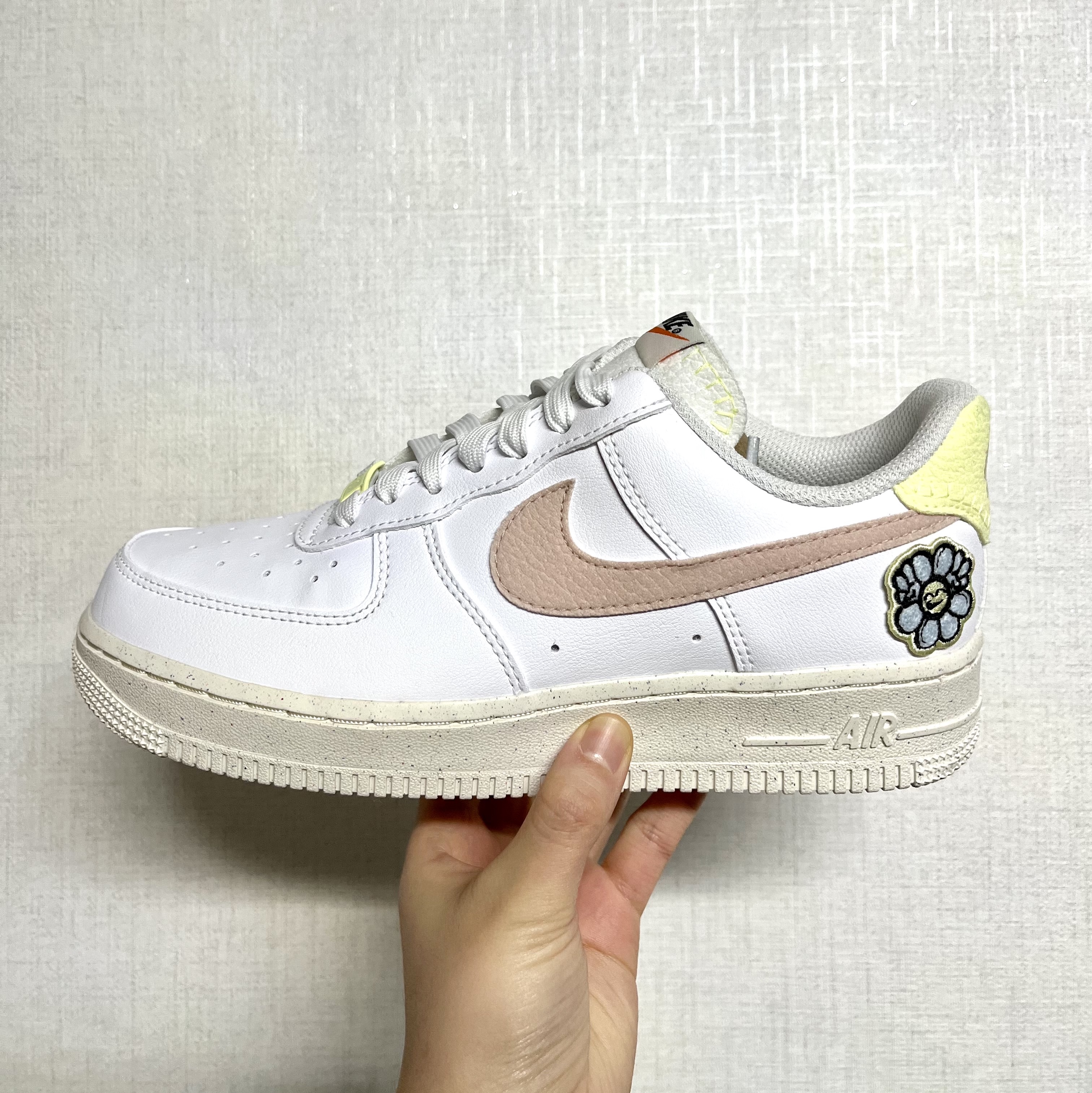 (W) Nike Air Force 1 '07 SE Next Nature White Pink Oxford 착용 스타일