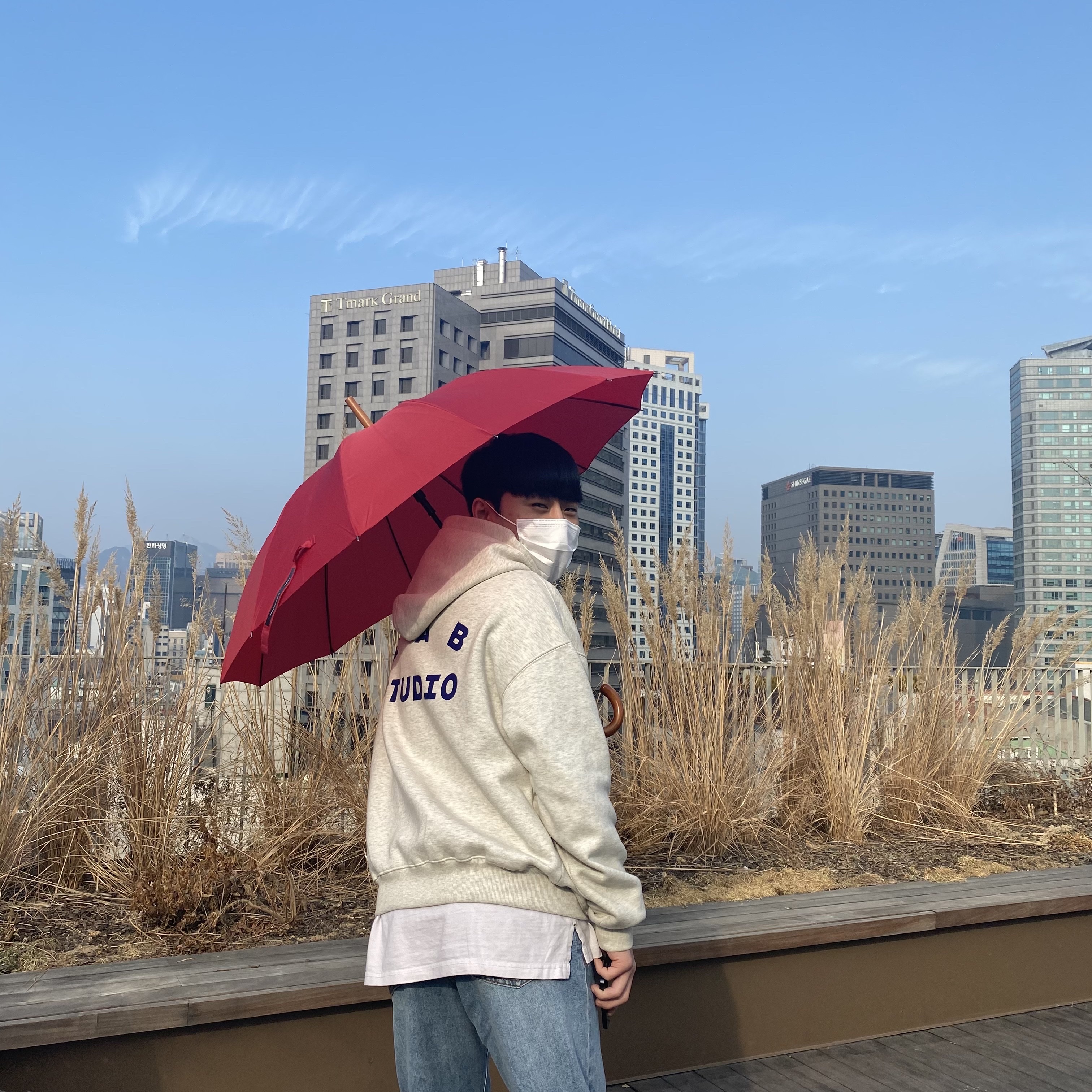 IAB Studio Hoodie Oatmeal Gray - 21SS 착용 스타일