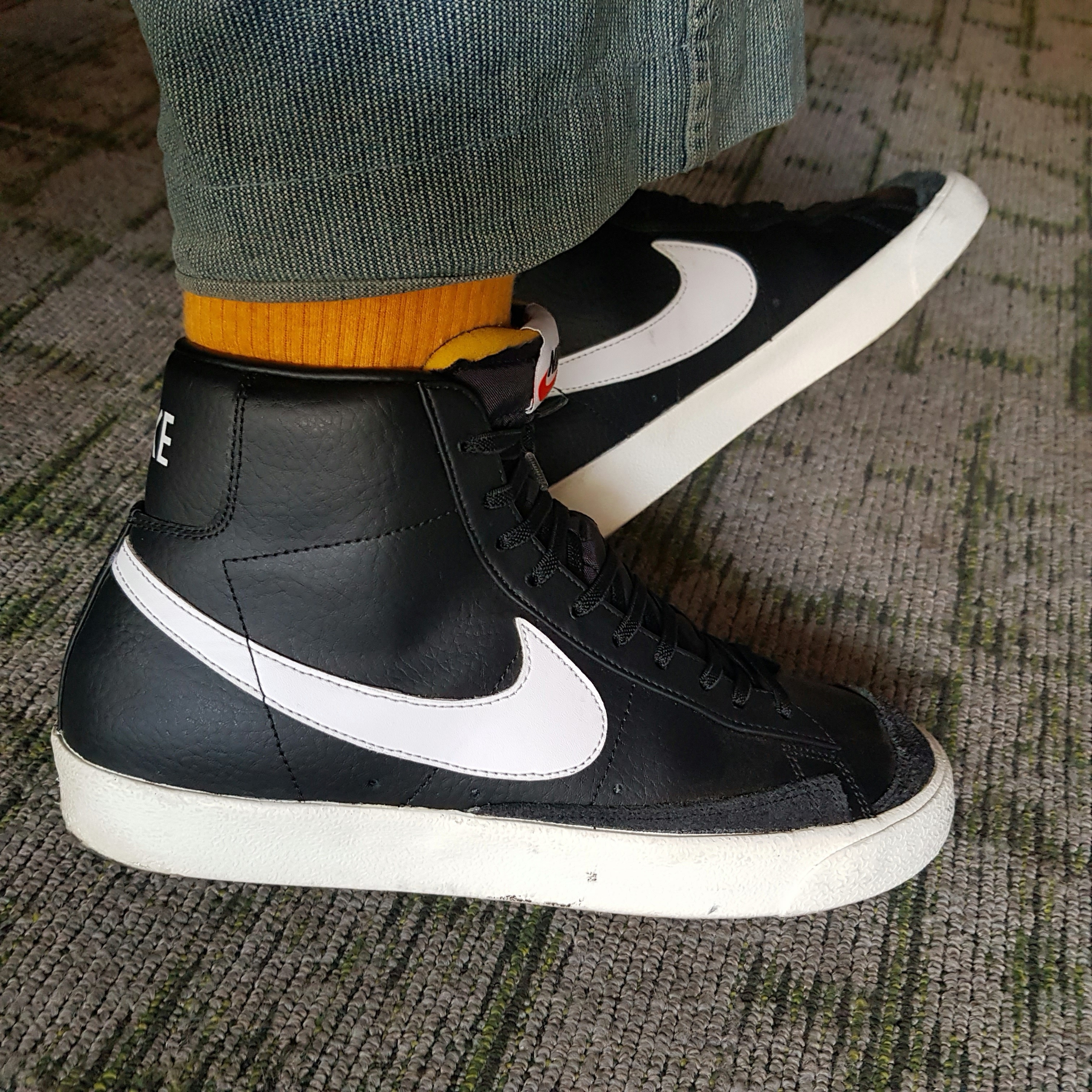 Nike Blazer Mid '77 Vintage Black Sail 착용 스타일