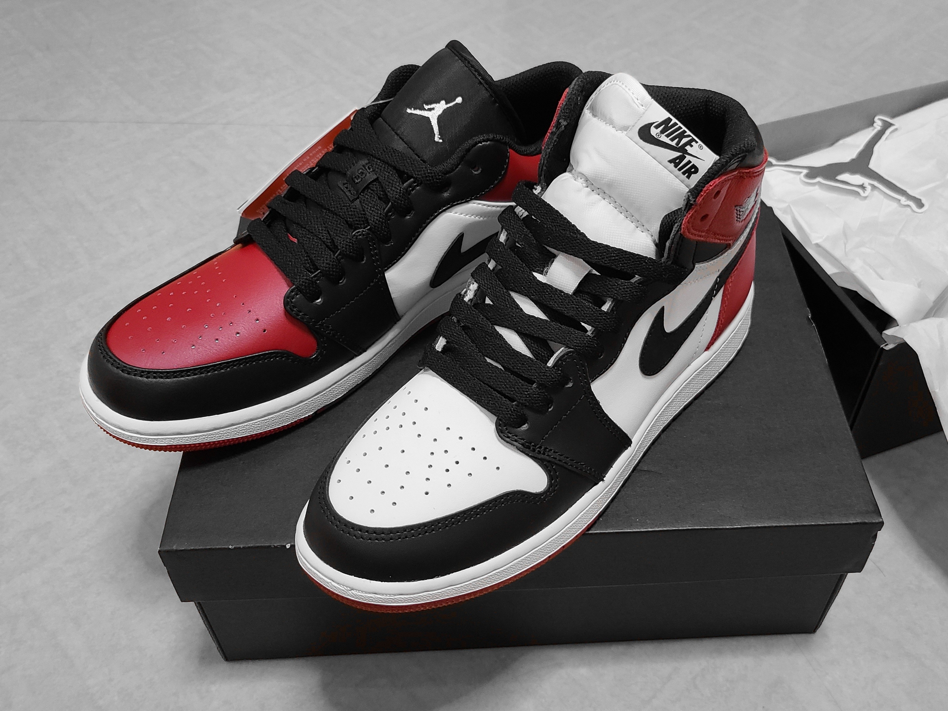 (GS) Jordan 1 Retro High OG Black Toe 2016, Jordan 1 Low Bred Toe 착용 스타일 - 3