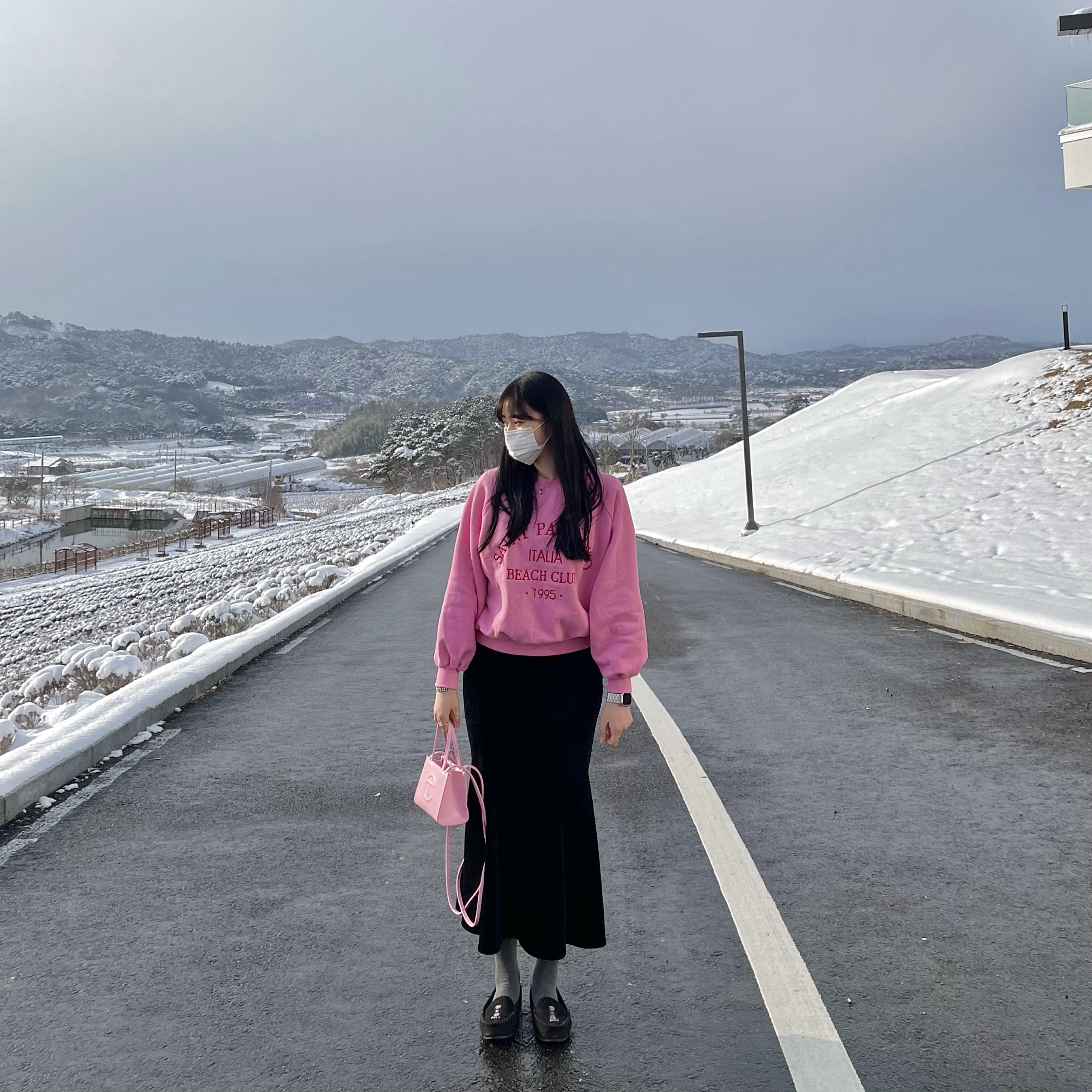 Telfar Small Shopping Bag Bubblegum Pink 착용 스타일 - 2
