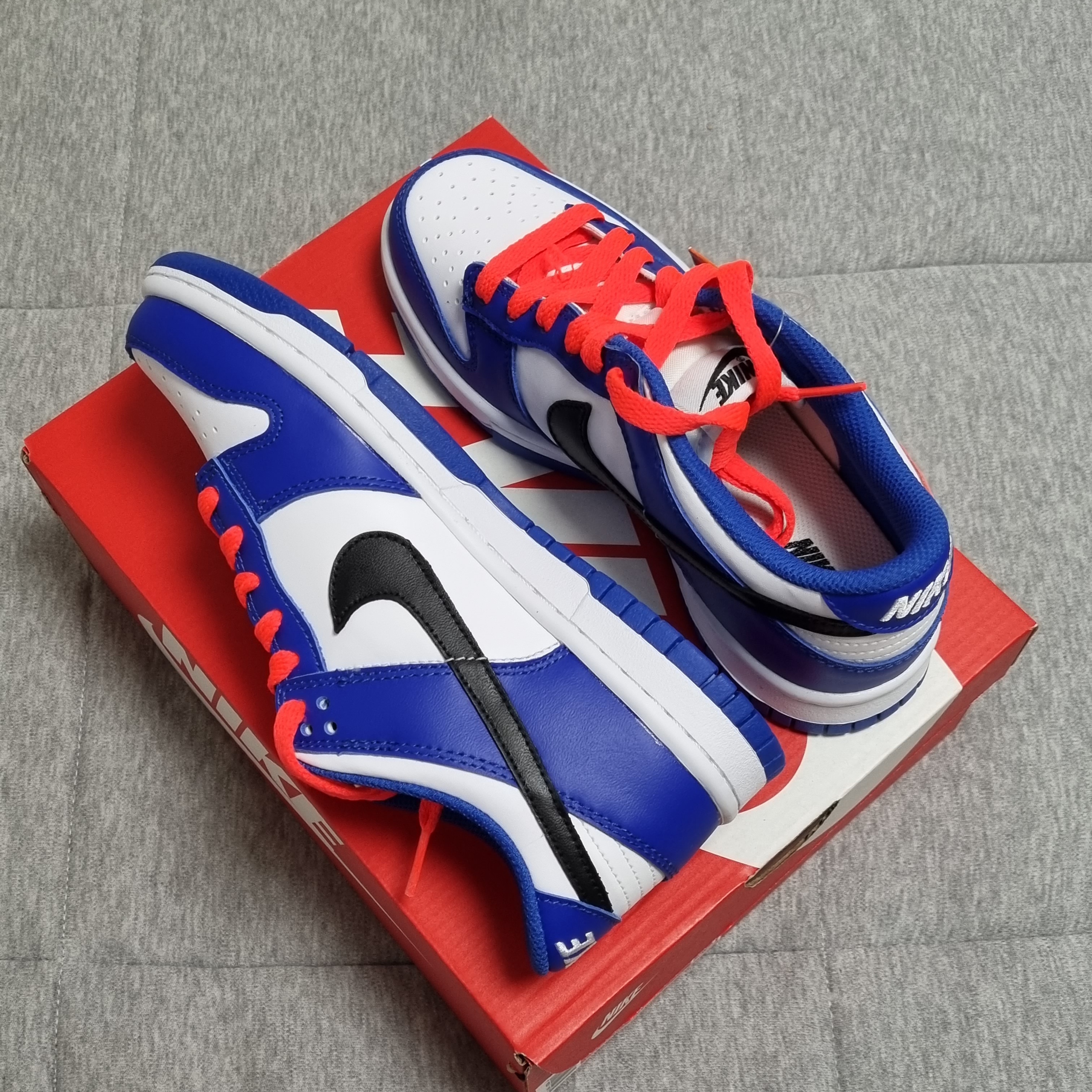(GS) Nike Dunk Low Bright Crimson Game Royal 착용 스타일 - 2