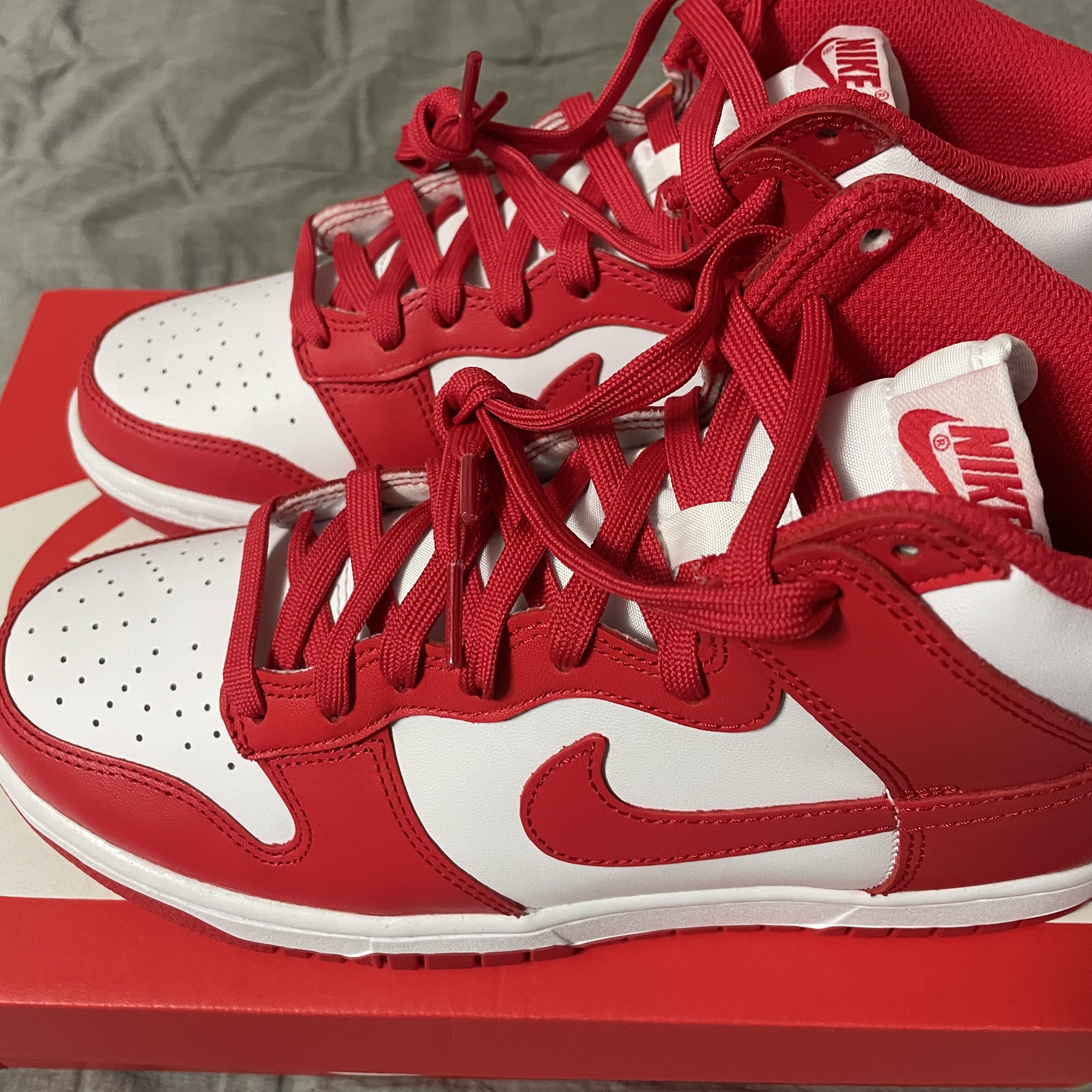 Nike Dunk High Retro Championship White and Red 착용 스타일 - 2