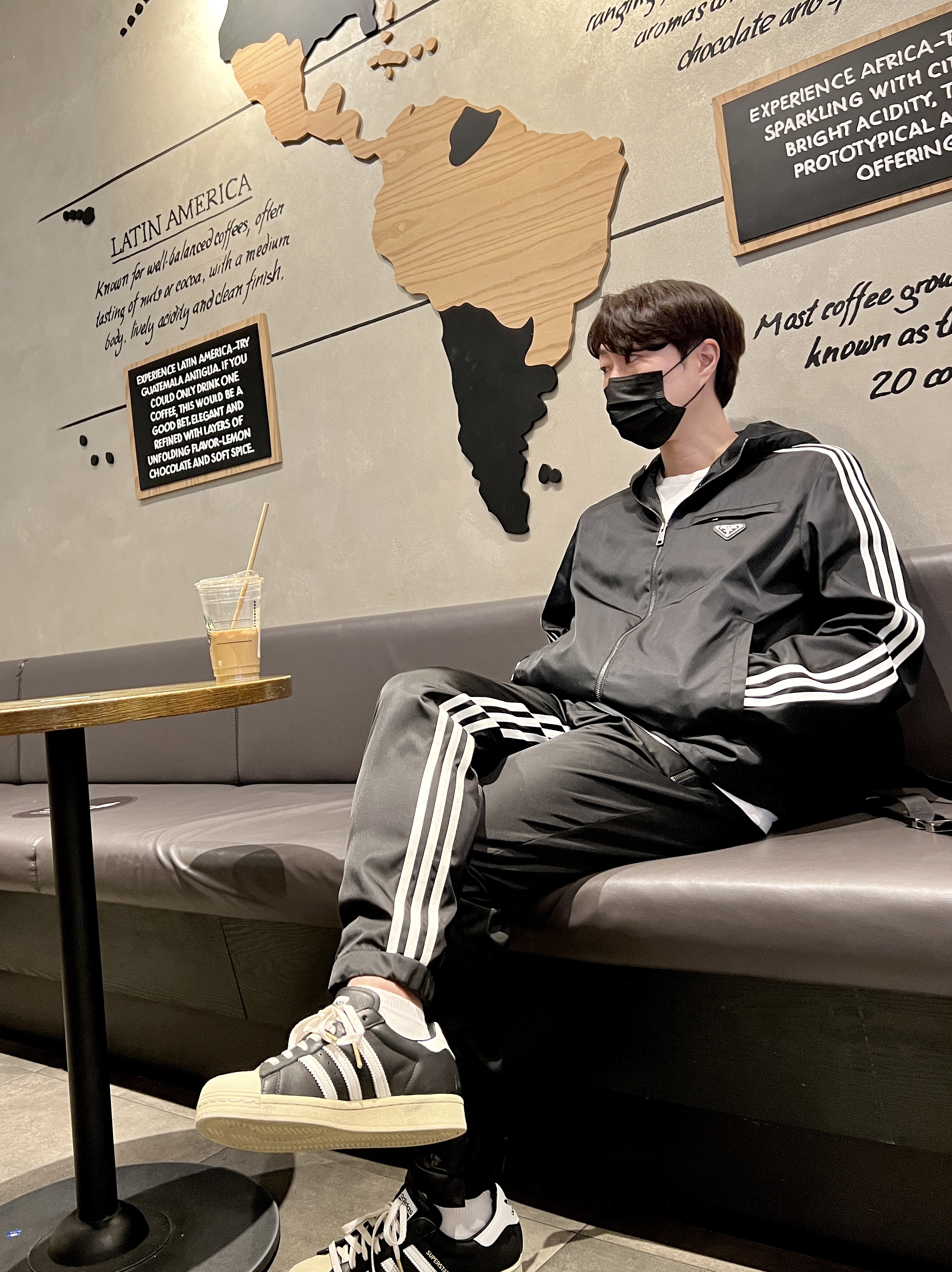 Adidas Superstar Premium Black White 착용 스타일 - 4