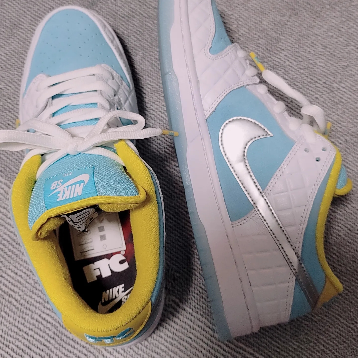 Nike x FTC SB Dunk Low Pro QS Lagoon Pulse 착용 스타일 - 3