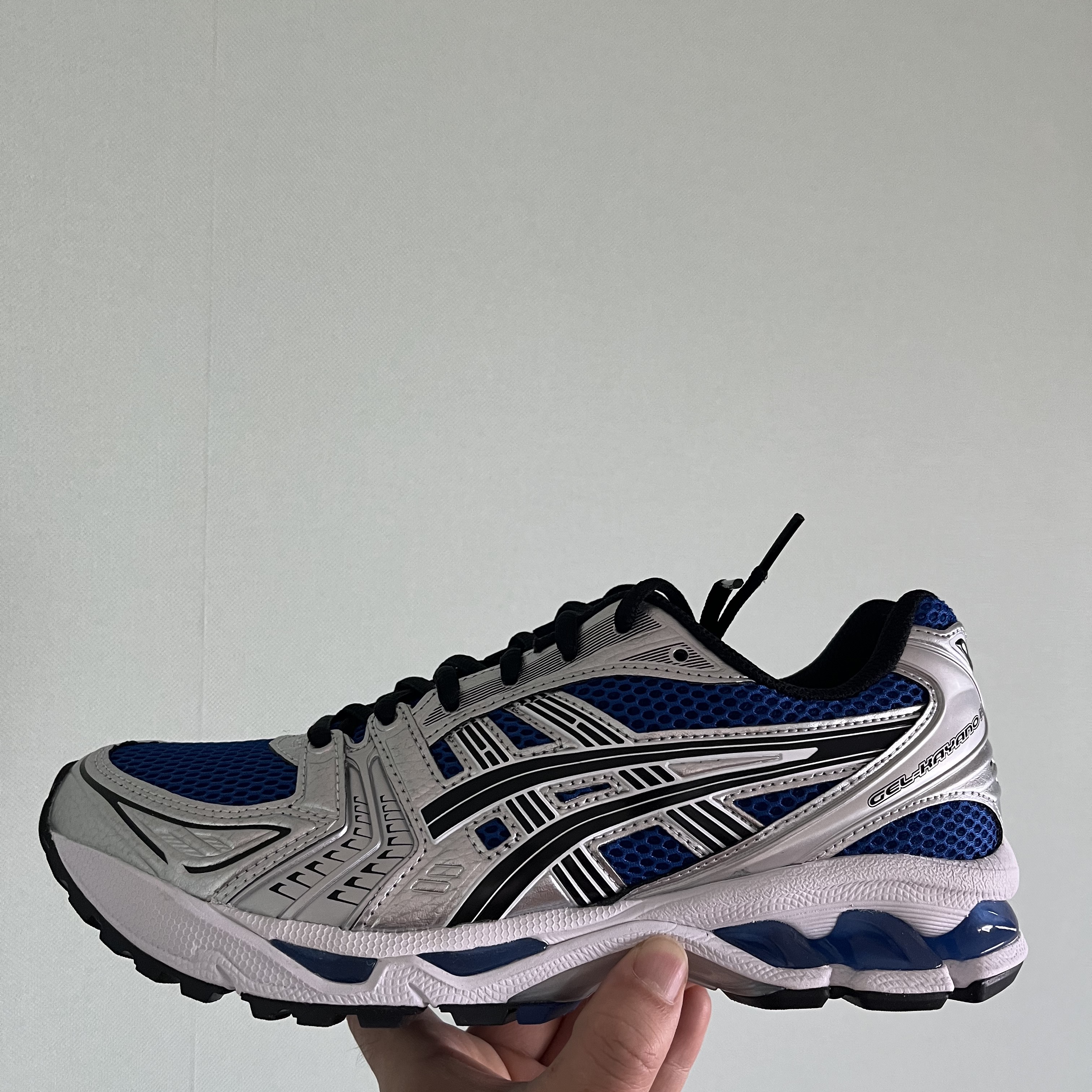 Asics Gel-Kayano 14 Monaco Blue Black 착용 스타일 - 1