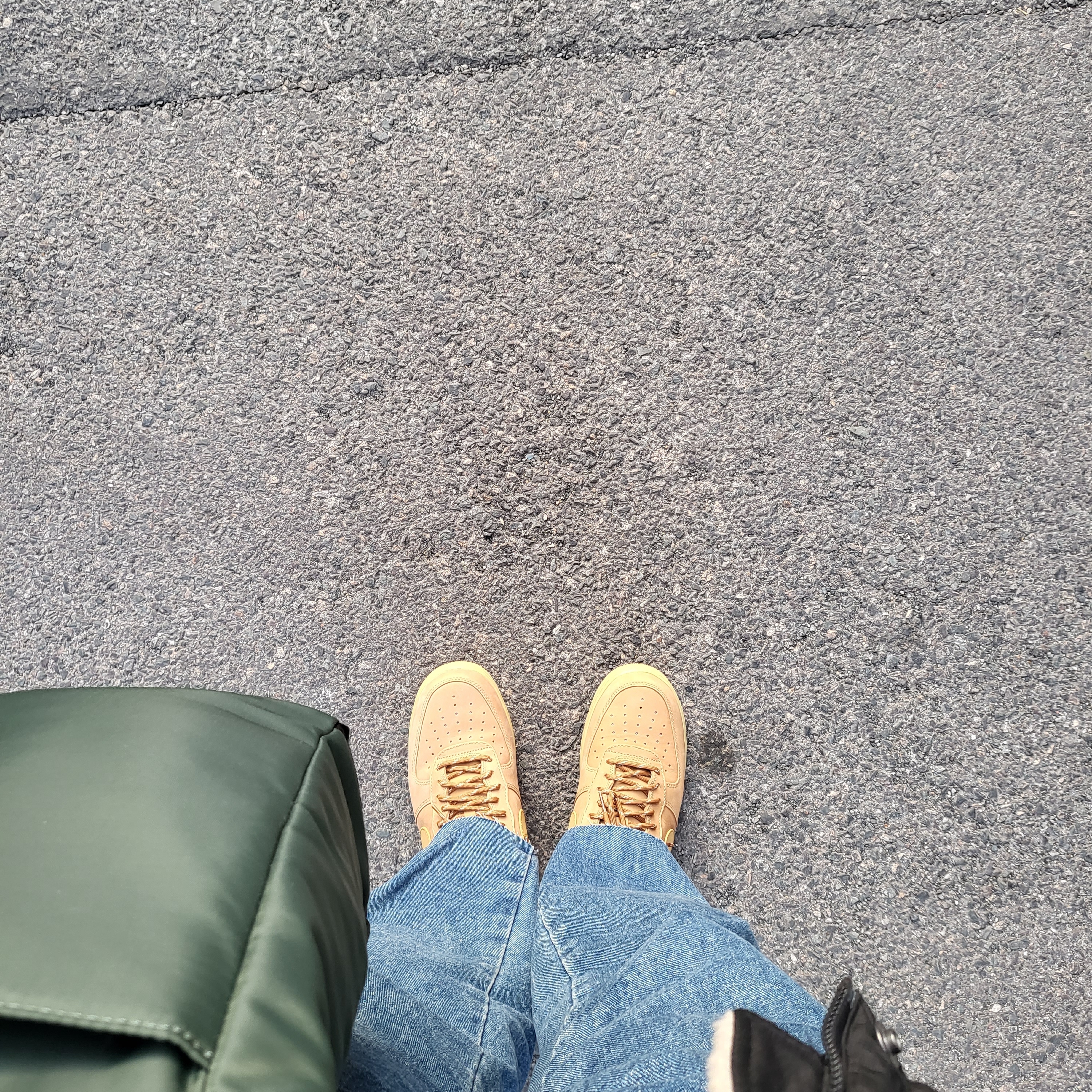 Nike Air Force 1 '07 WB Flax 착용 스타일 - 1