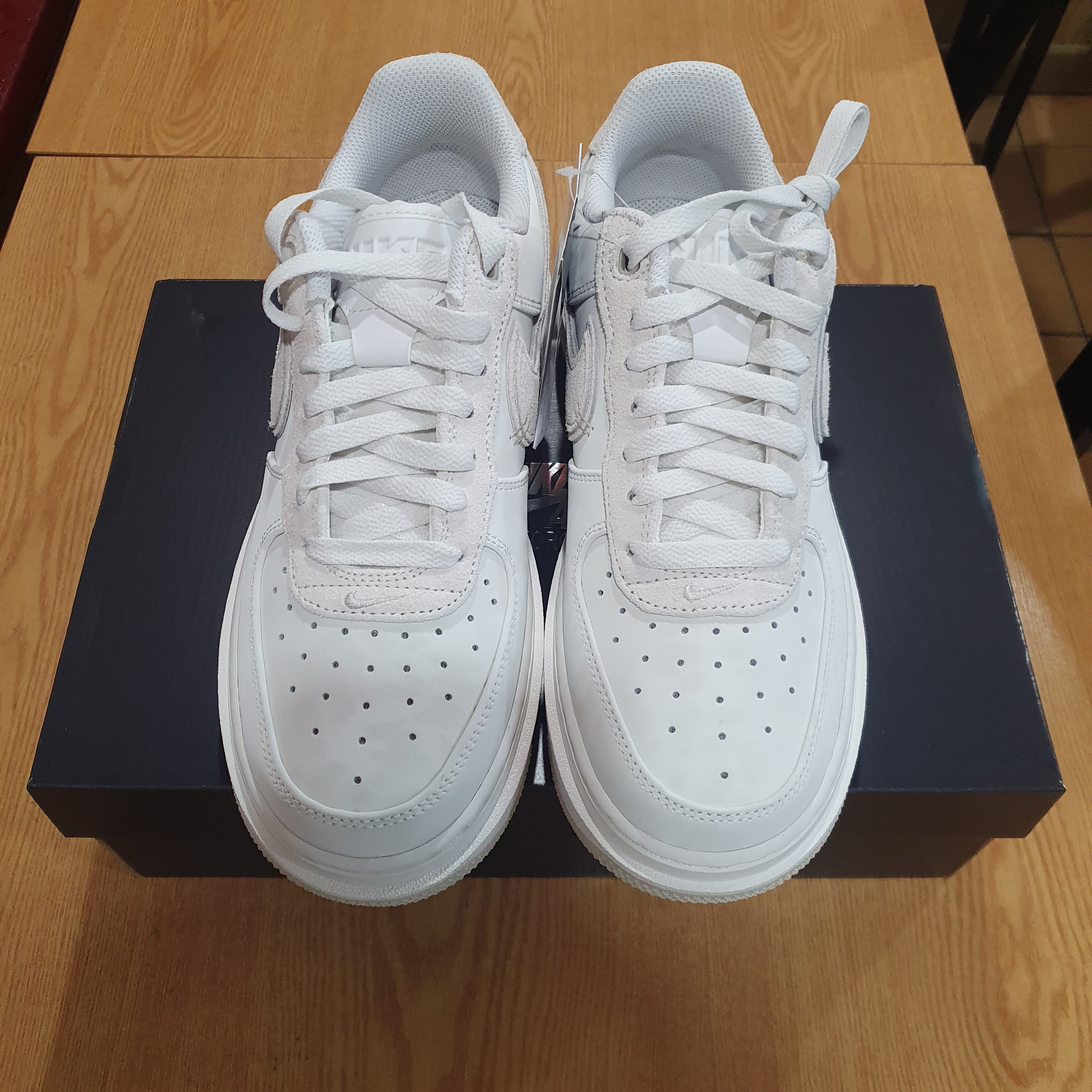 Nike Air Force 1 Luxe Summit White 착용 스타일 - 2