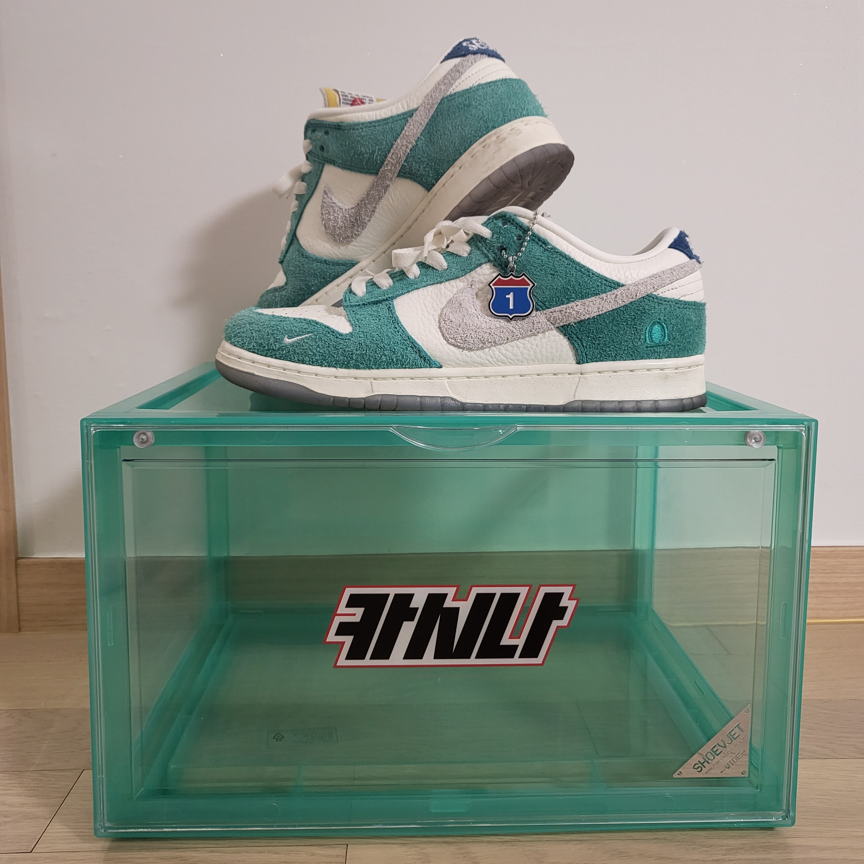 Nike x Kasina Dunk Low Road Sign - Kasina Exclusive 착용 스타일 - 1