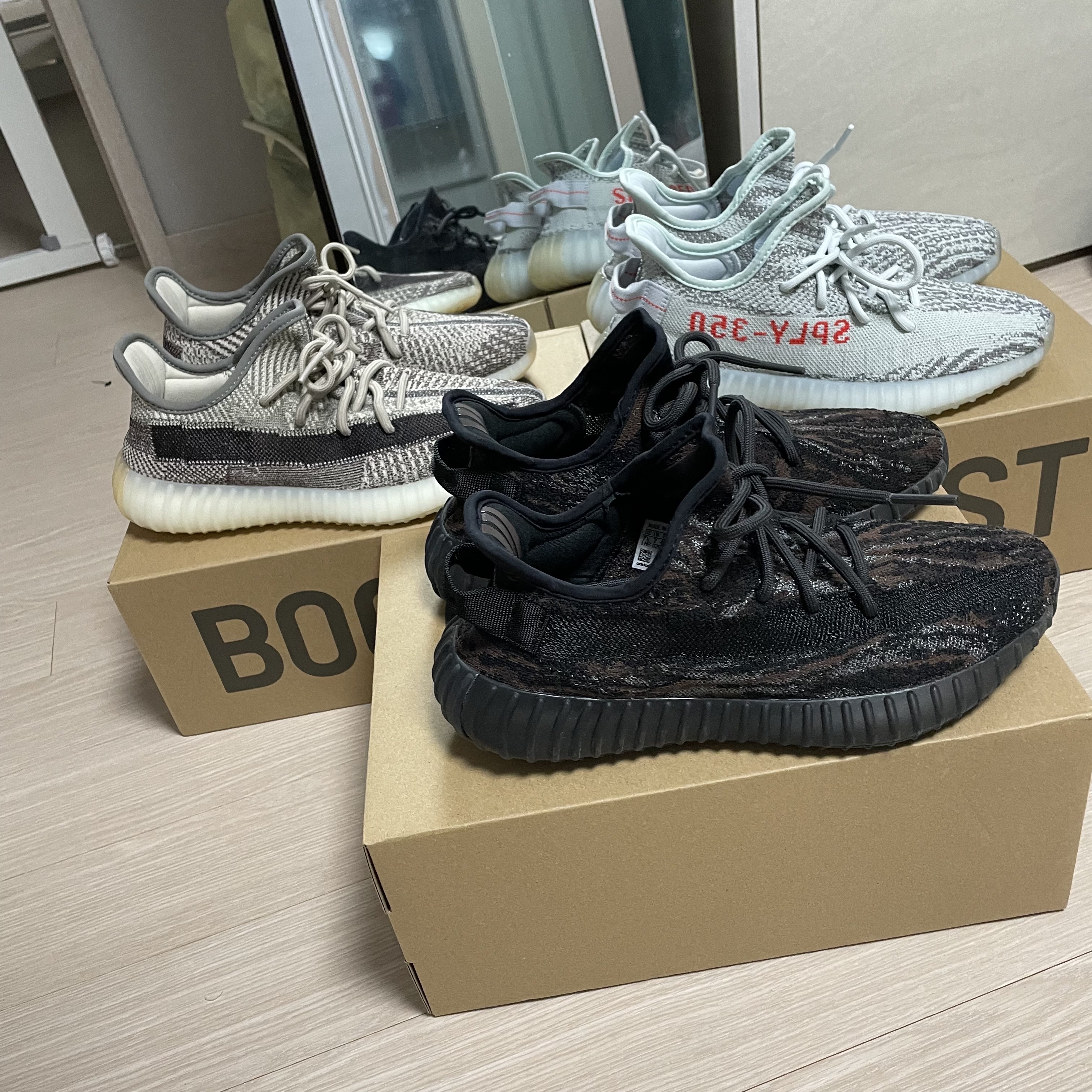 Adidas Yeezy Boost 350 V2 MX Rock, Adidas Yeezy Boost 350 V2 Zyon 착용 스타일