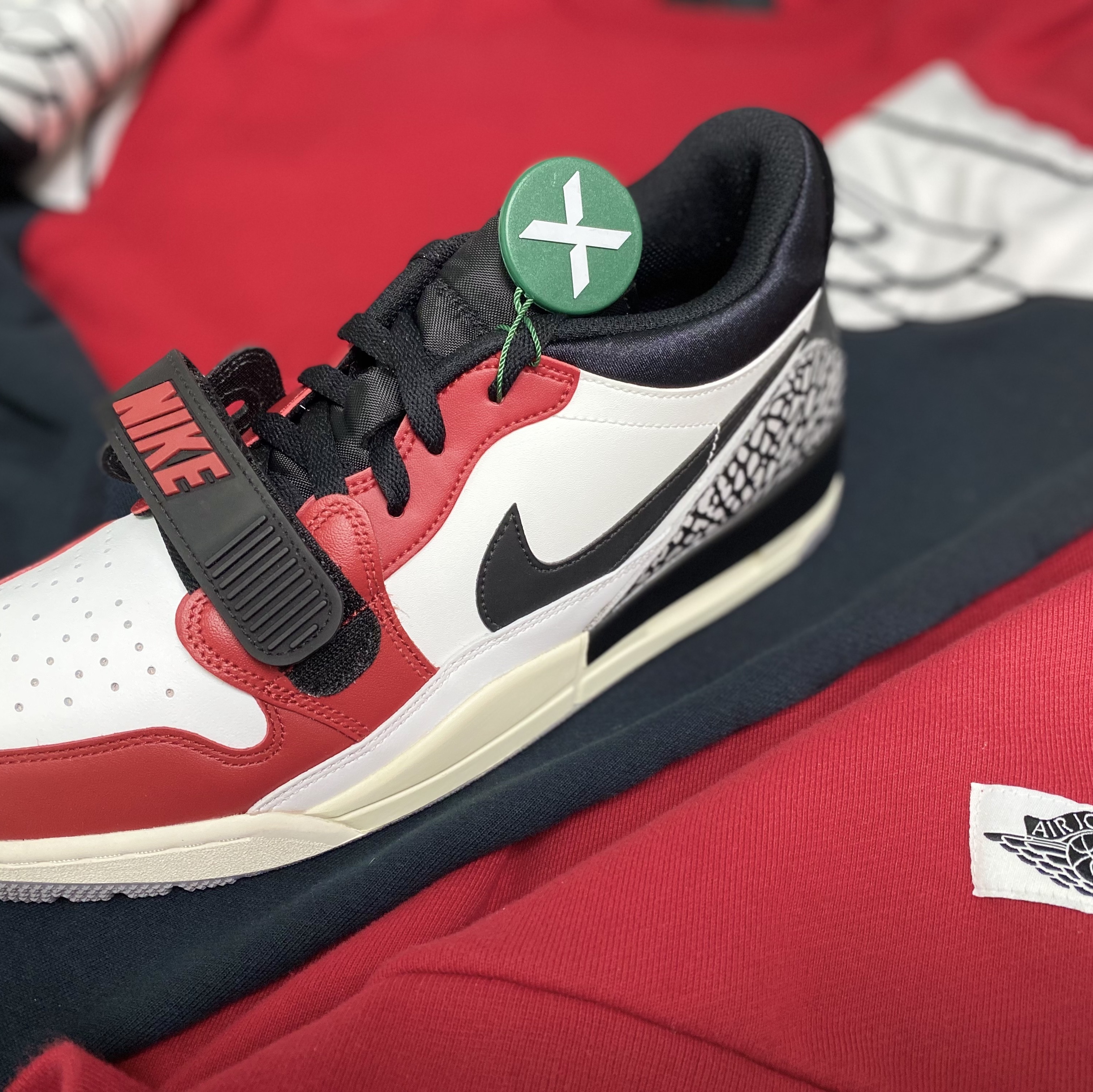 Jordan Legacy 312 Low Chicago 2019 착용 스타일 - 3