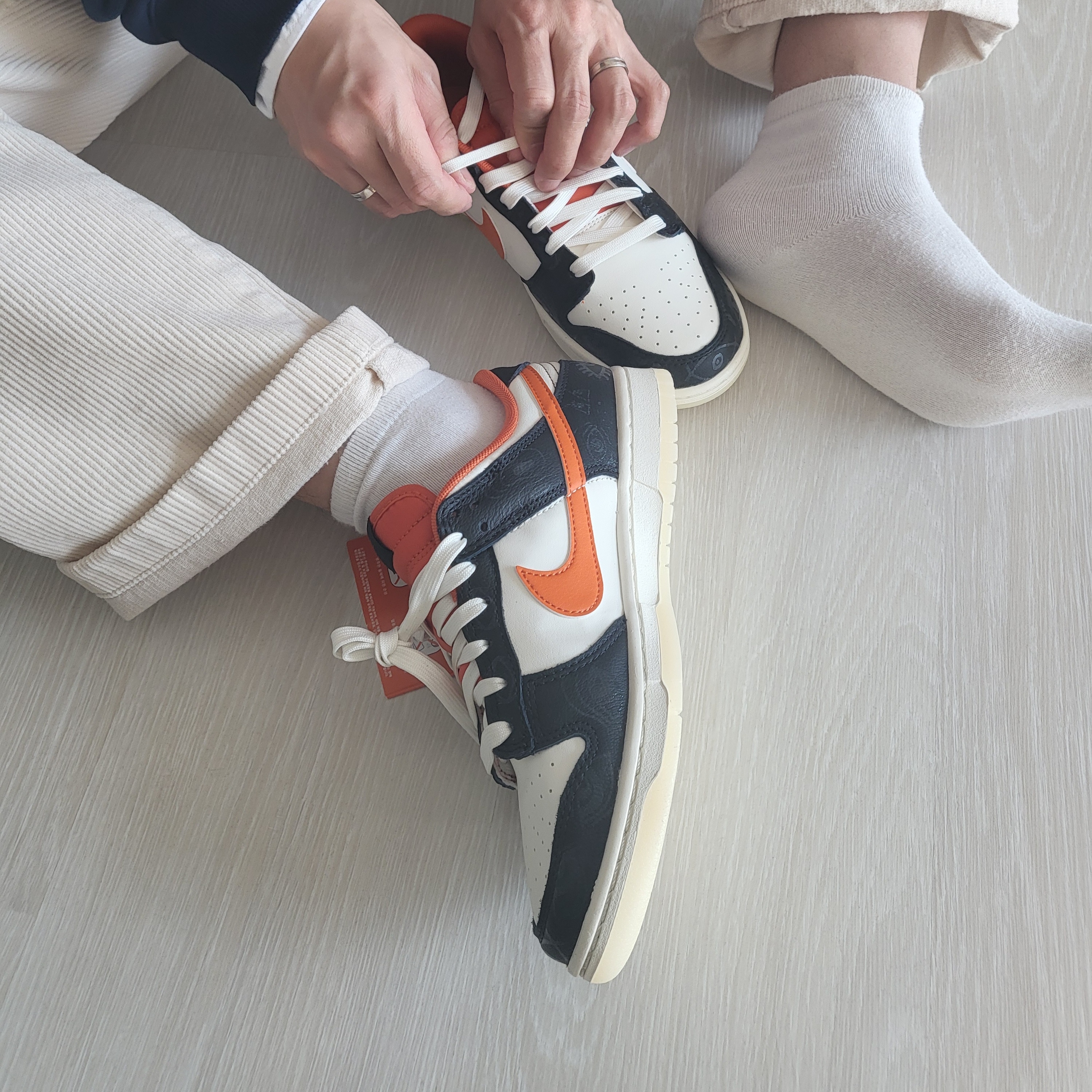 Nike Dunk Low Retro PRM Halloween 착용 스타일