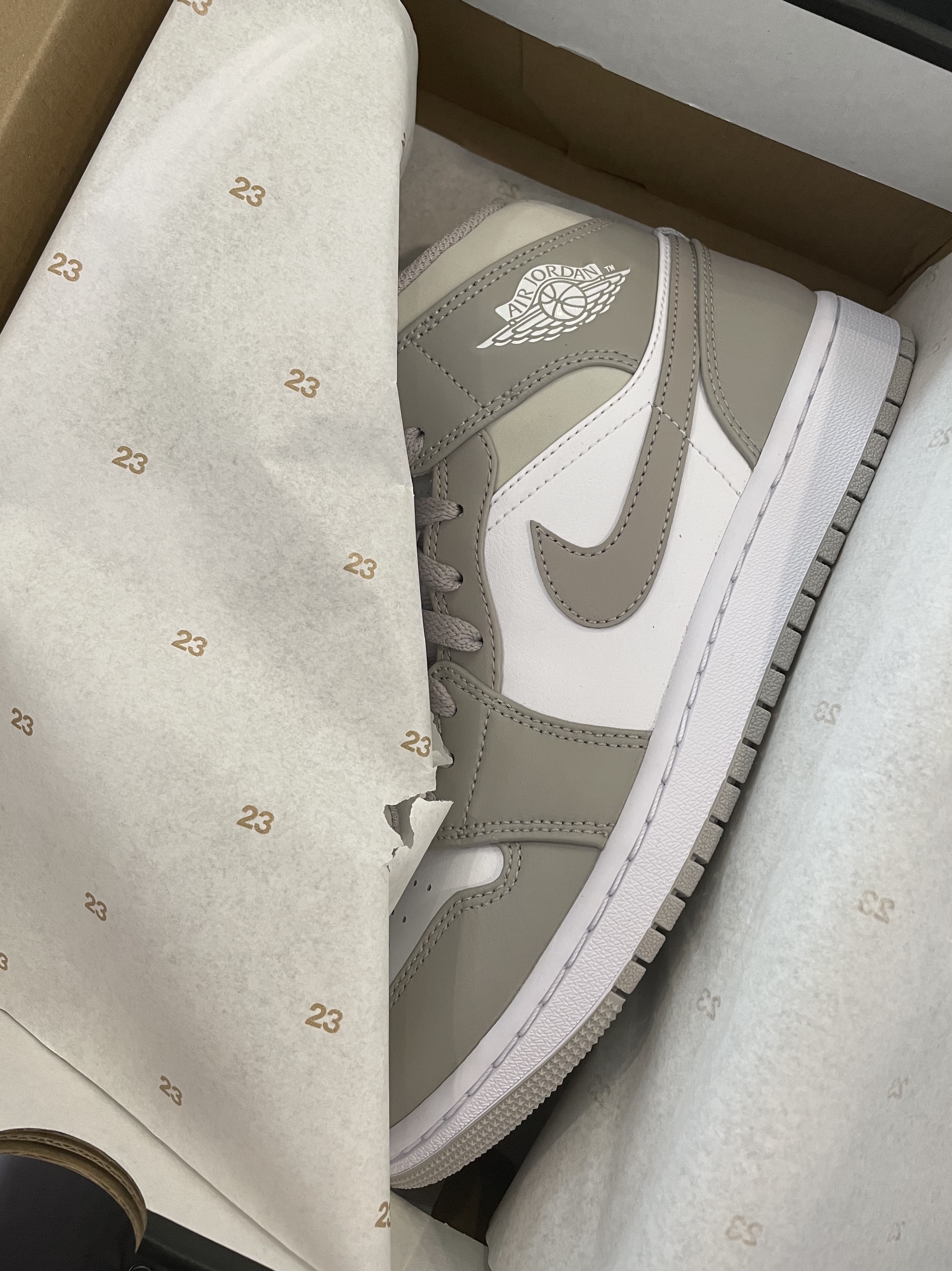 Jordan 1 Mid College Grey, Nike Heritage 86 Corduroy Cap Lavender 착용 스타일 - 5