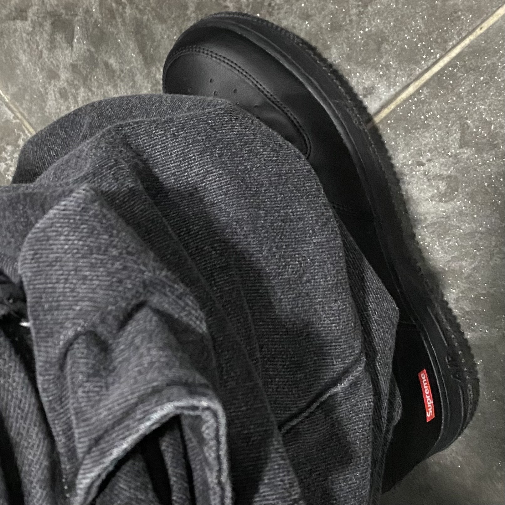 Nike x Supreme Air Force 1 Low Black, Supreme Hanes Boxer Briefs Black (4 Pack) 착용 스타일 - 1