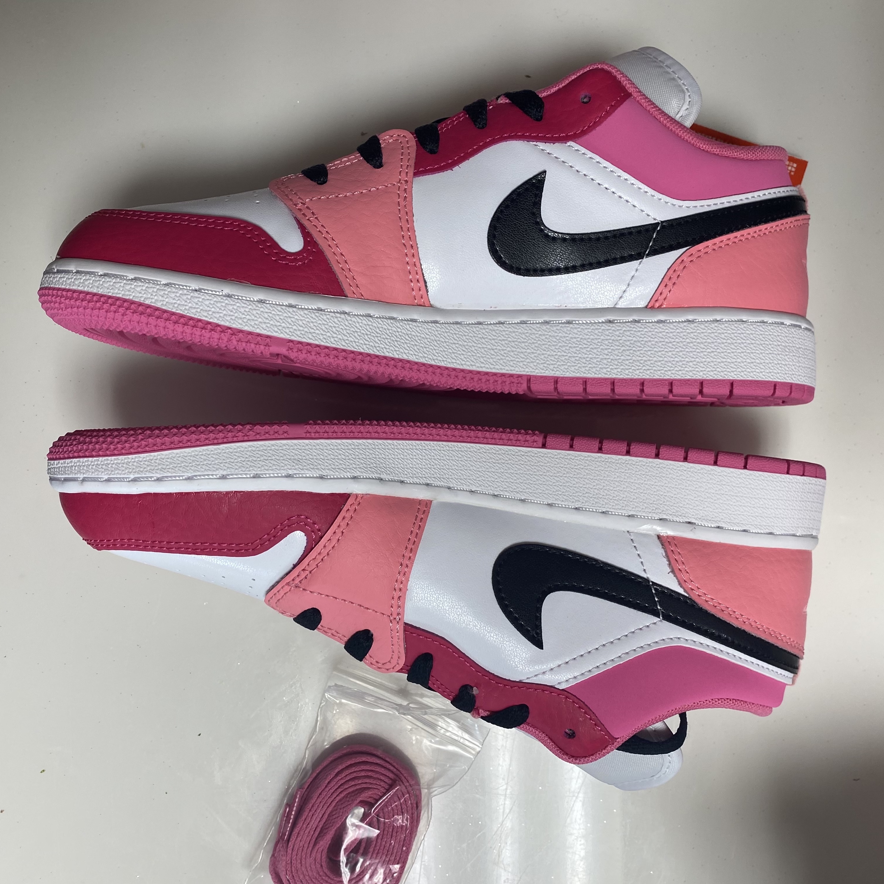 (GS) Jordan 1 Low Rush Pink 착용 스타일 - 2