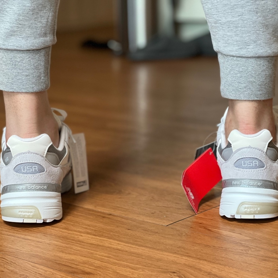 New Balance 992 Made in USA White Silver 착용 스타일