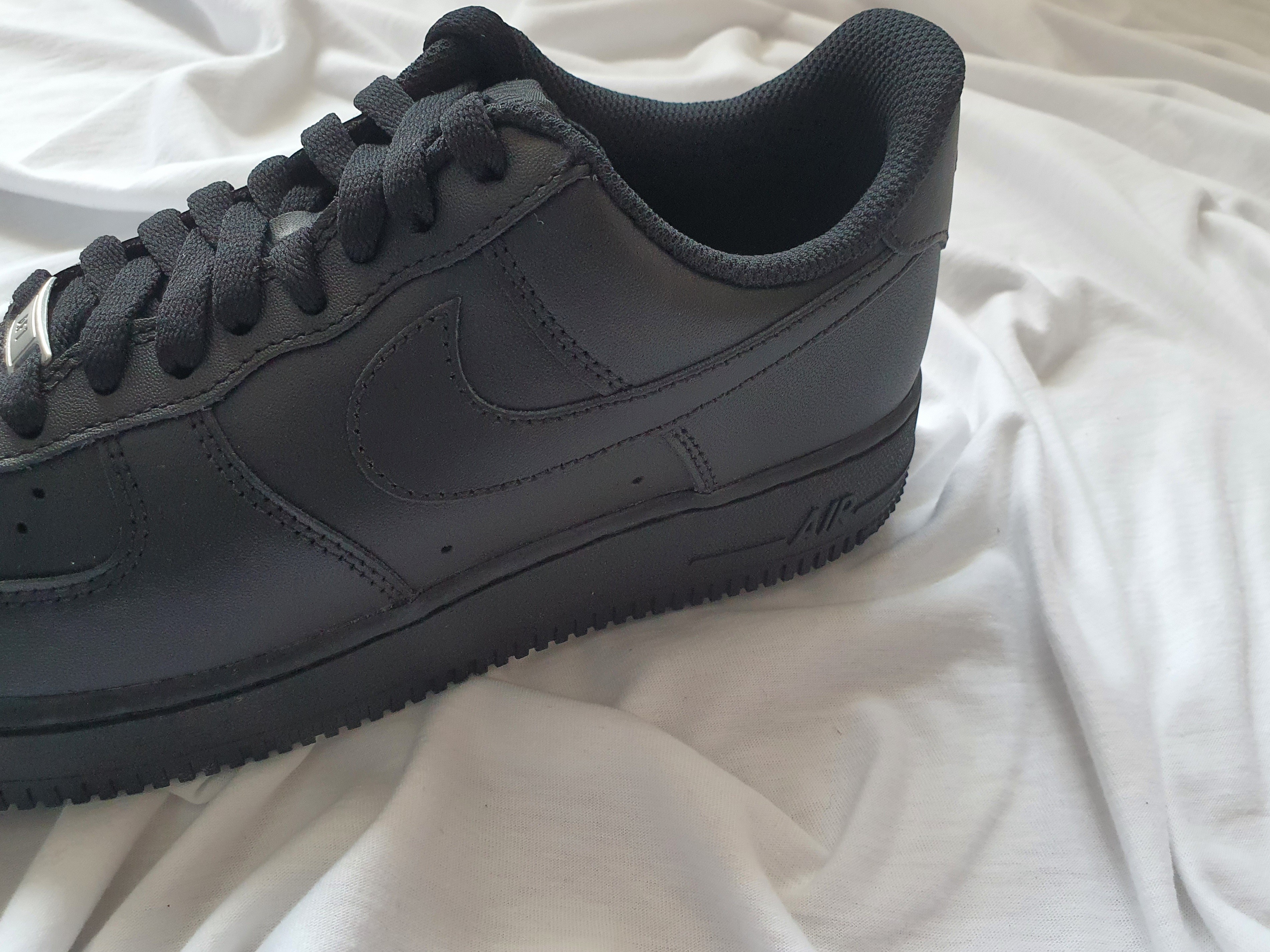 Nike Air Force 1 '07 Low Triple Black, (W) Nike Air Force 1 '07 Low Triple Black 착용 스타일 - 2
