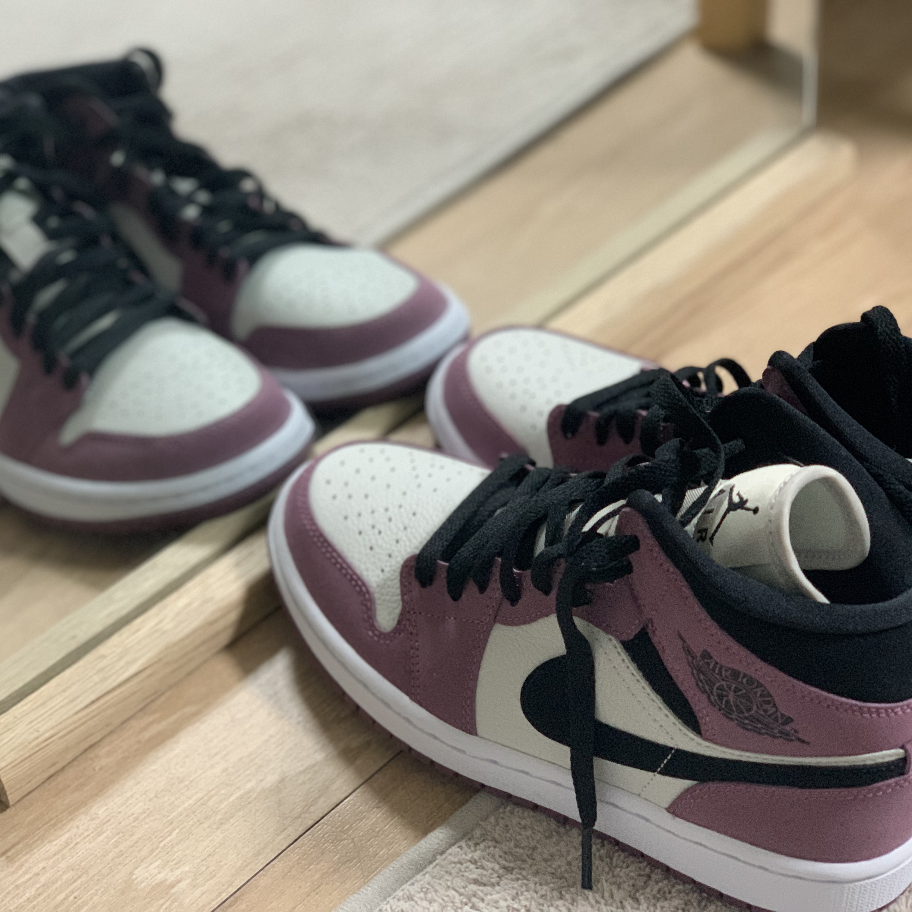 (W) Jordan 1 Mid SE Light Mulberry 착용 스타일 - 1