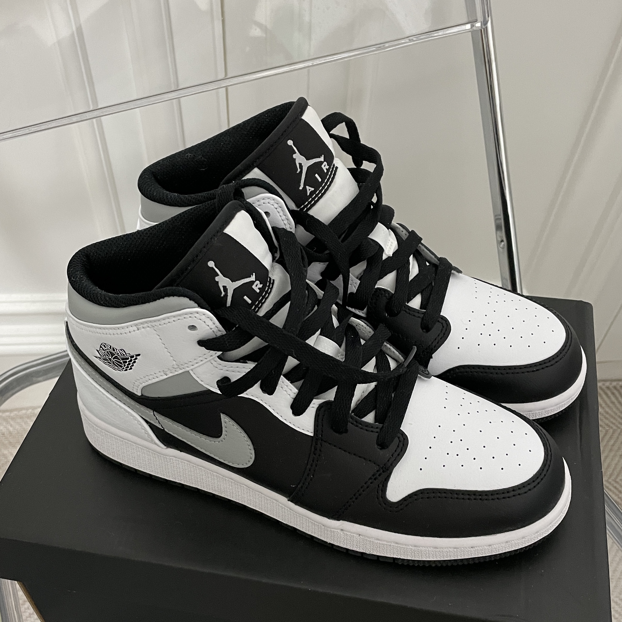 Jordan 1 Mid White Shadow 착용 스타일 - 4