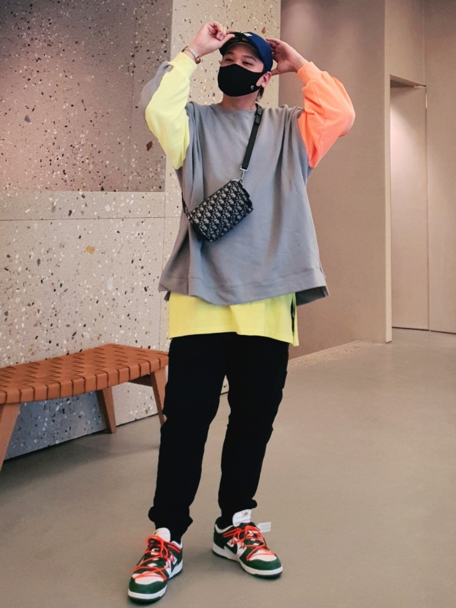 Nike x Off-White Dunk Low Pine Green, Stone Island 313L1 Old Dye Treatment Cargo Pants Black - 21FW 착용 스타일 - 1